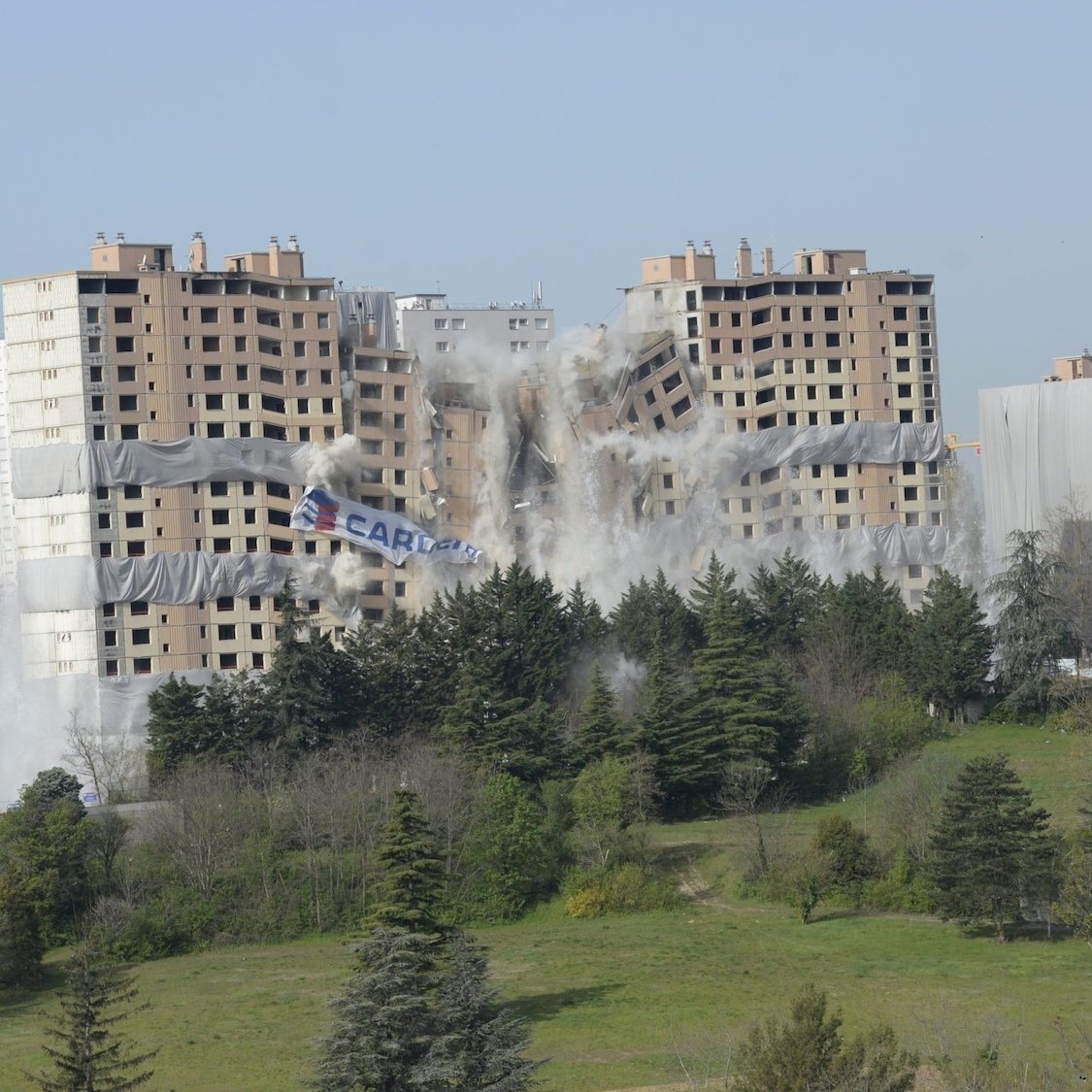 tours-venissieux-minguettes-destruction
