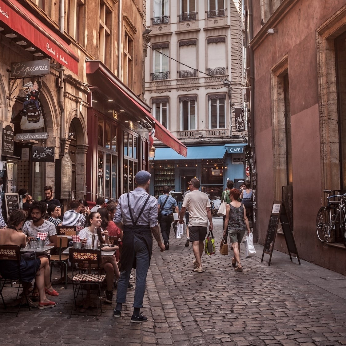 lyon-travailleurs-moins-heureux-france