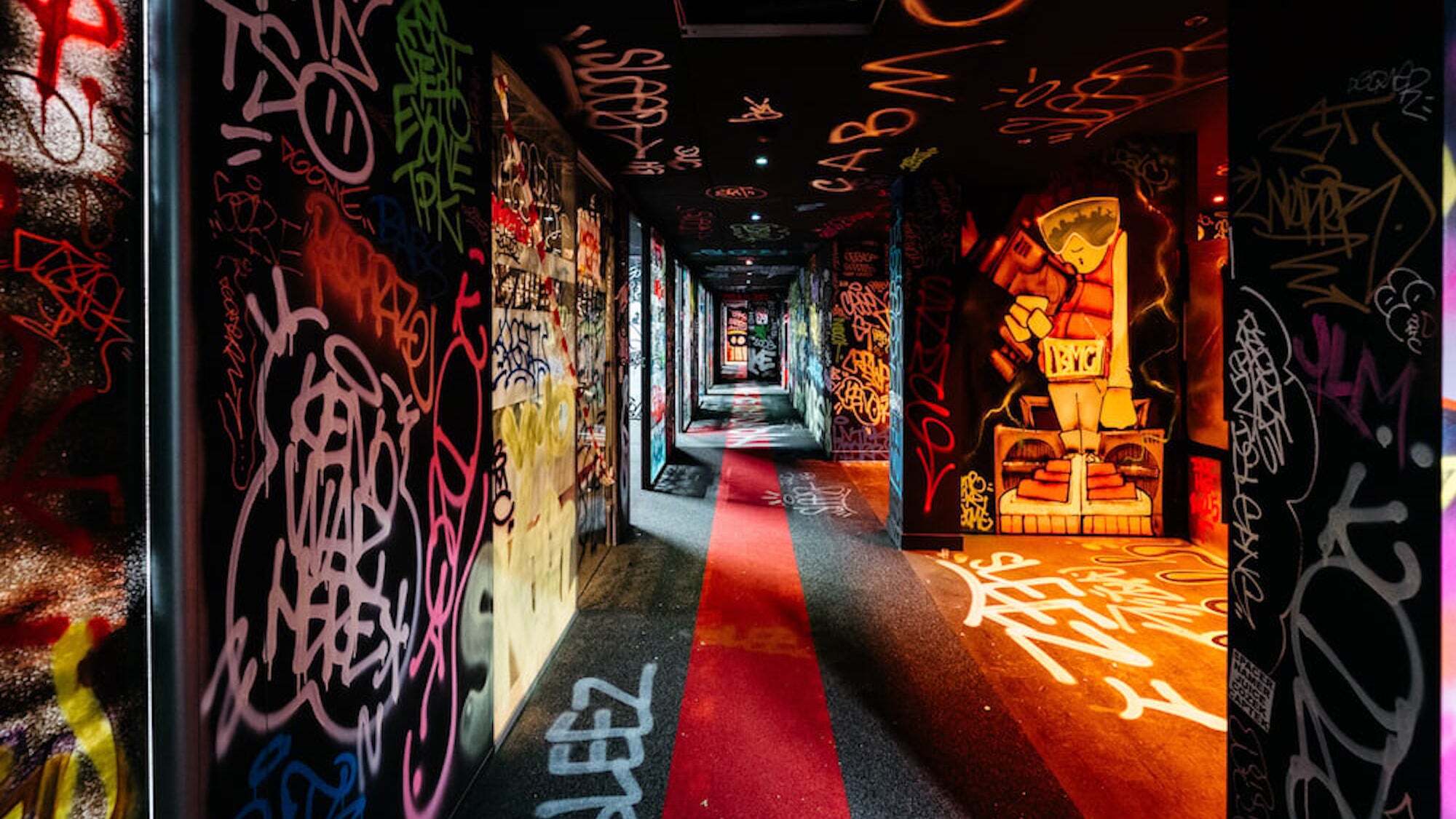 zoo-art-show-soiree-noir-lampe-torche-street-art-l