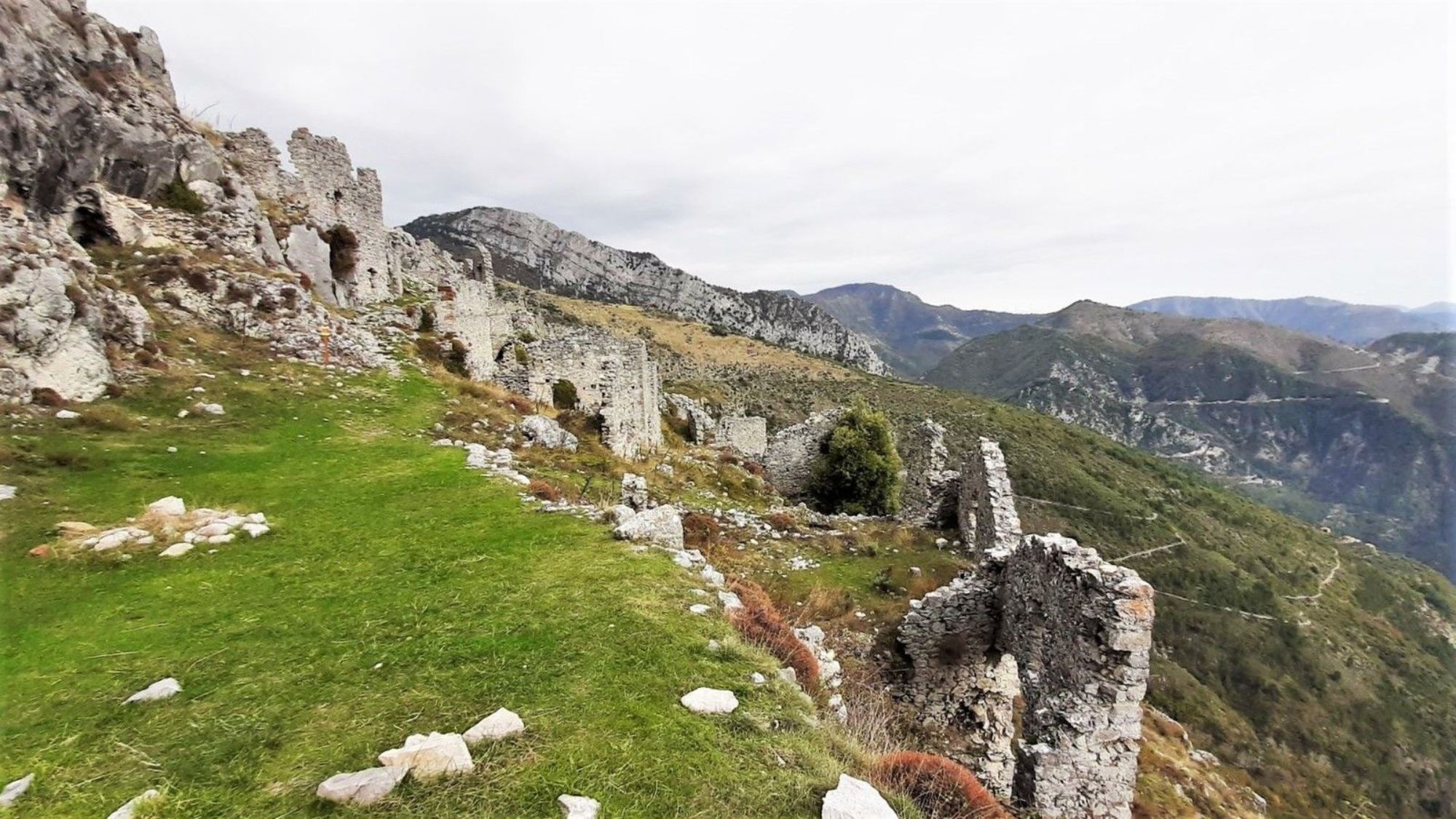 A true ghost village is located just 50 minutes from Nice rocca-