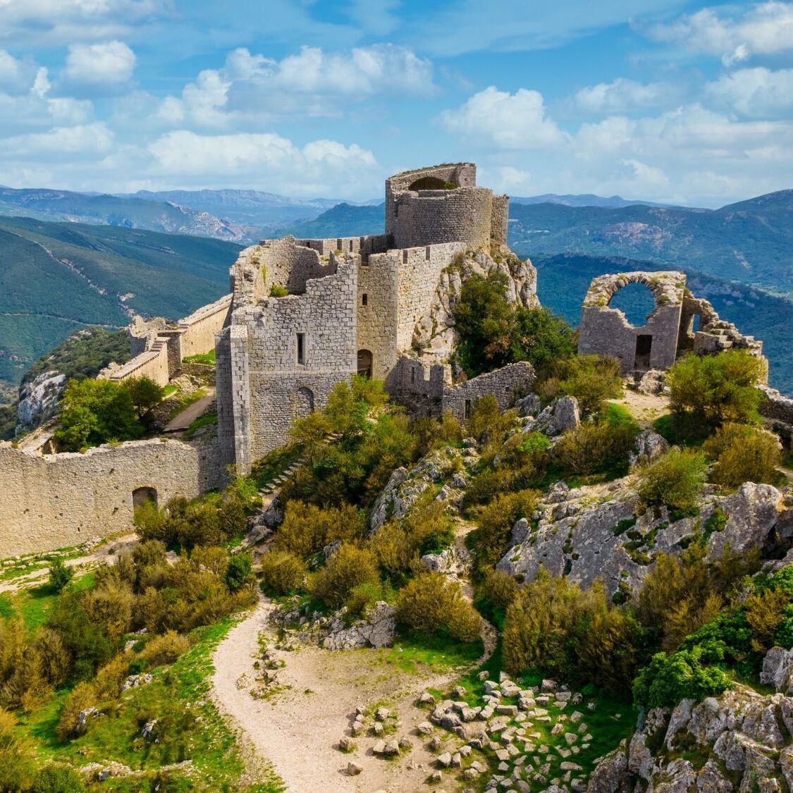5 châteaux hantés et abandonnés à visiter absolument autour de Toulouse chateax-abandonnes-hantes-occitanie-toulouse