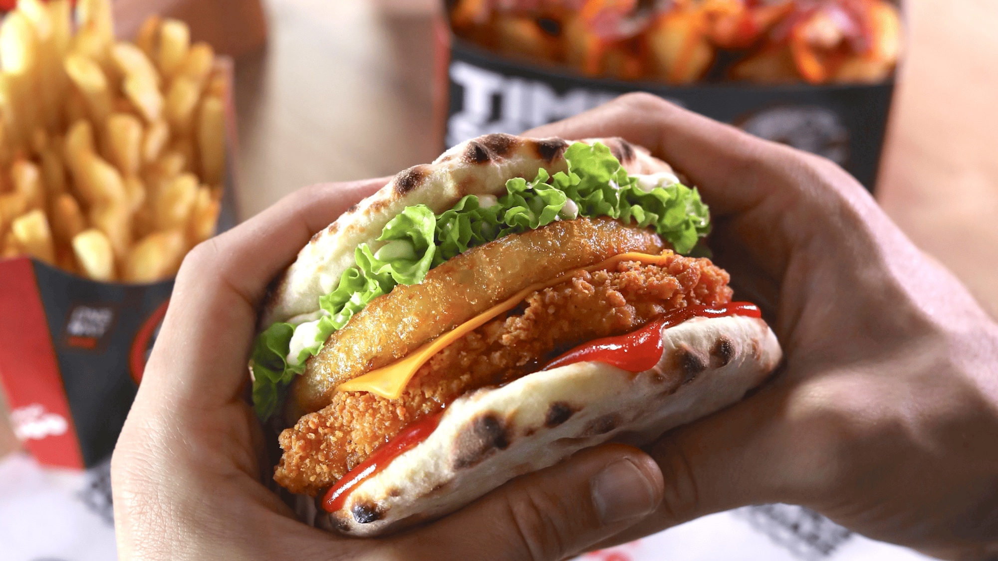 The street-food concept of Naan Burger is making a big splash in Lyon! timesquare-lyon-burger-naan