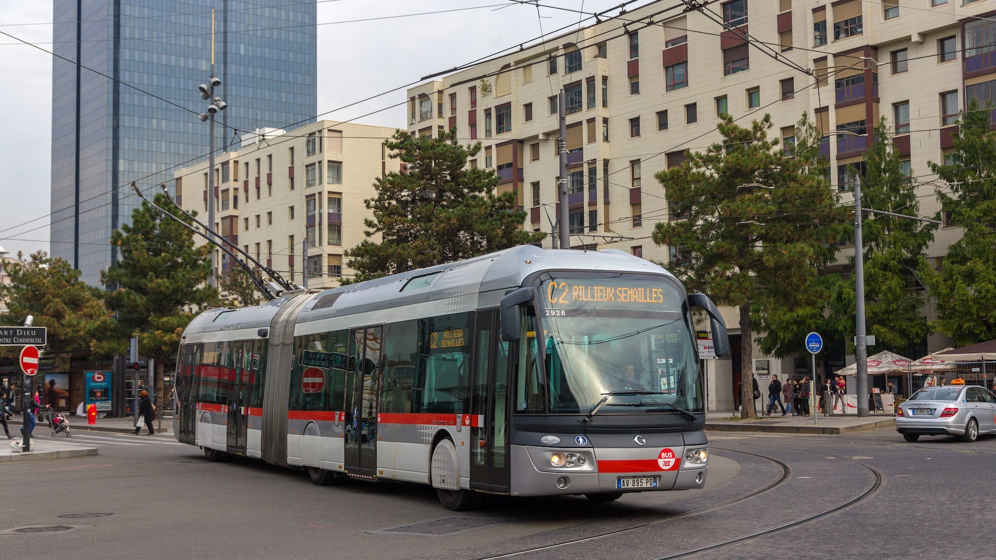 bus-c200-lyon-aeroport-deux-euros-1