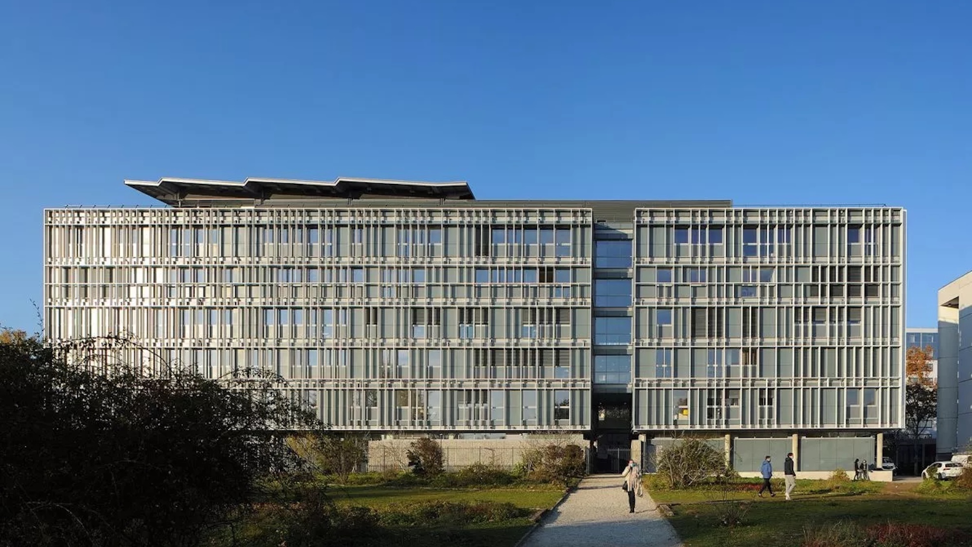 Des scanners corporels installés à l'entrée d'un lycée à Lyon, une première en France lycee-charles-merieux-lyon-scanners-corporels-entr