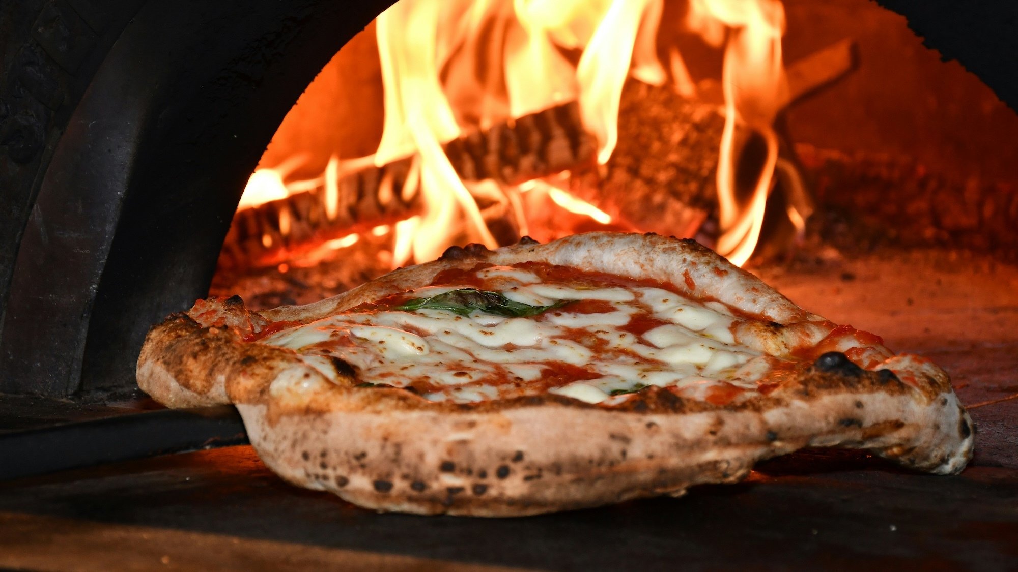 pizza-napolitaine-credit-fabrizio-pullara-unsplash