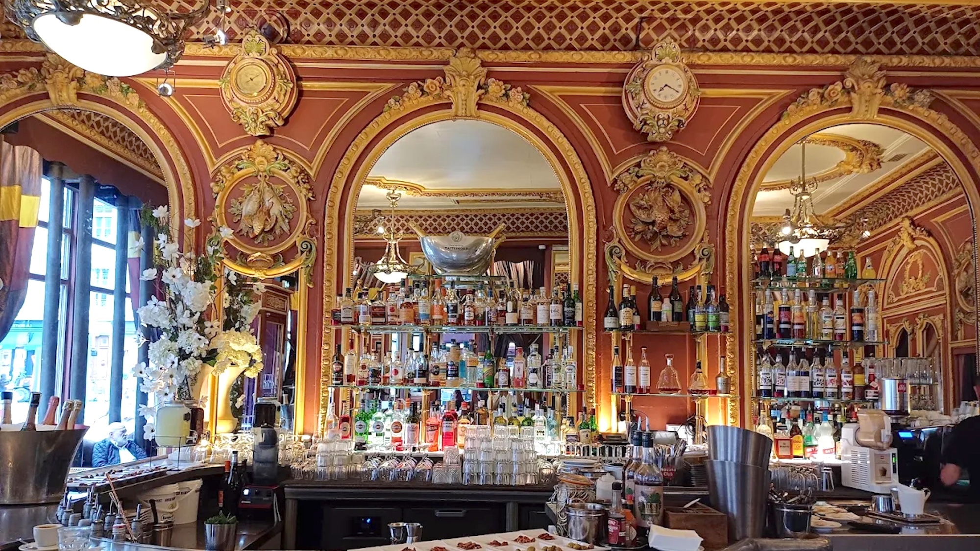 Cette adresse mythique de la Presqu'île officiellement rachetée par une grande famille italienne grand-cafe-negociants-lyon-reprise-nobile