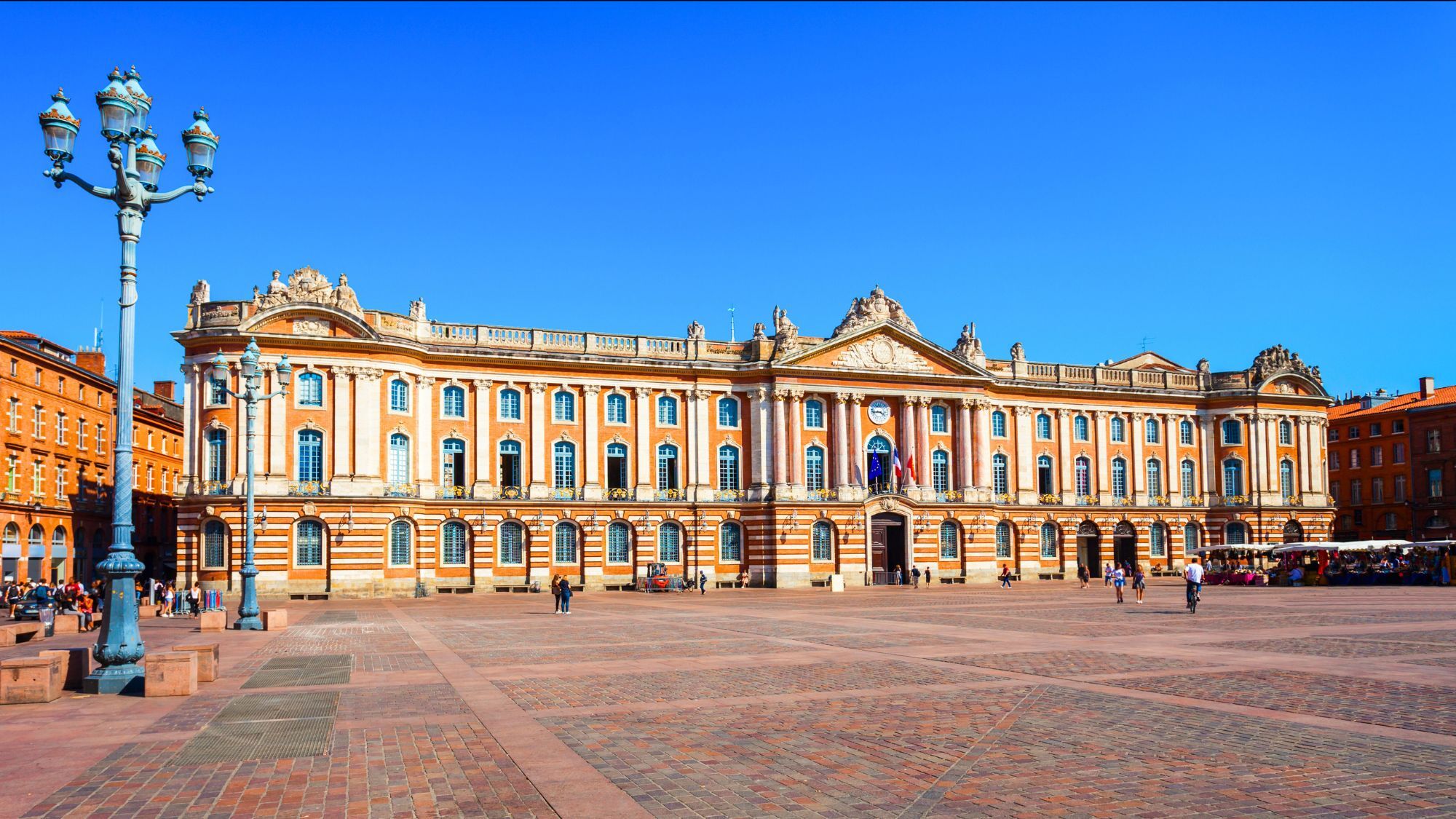 monument-pr-f-r-fran-ais-place-capitole-toulouse
