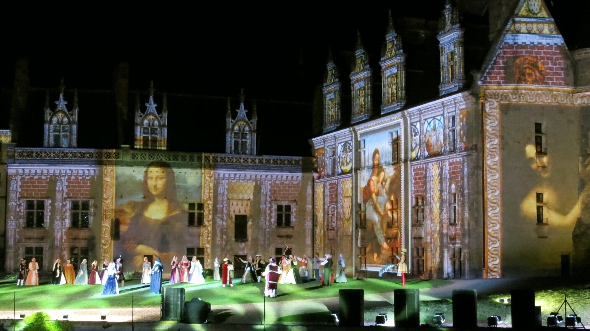 Des visites nocturnes inédites dans les châteaux près de Rennes chateau-ok