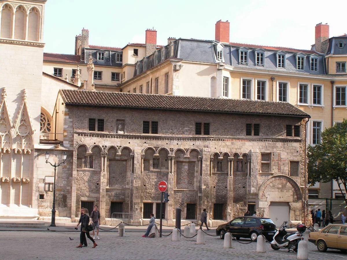 manecanterie-lyon-plus-ancien-batiment-conserve