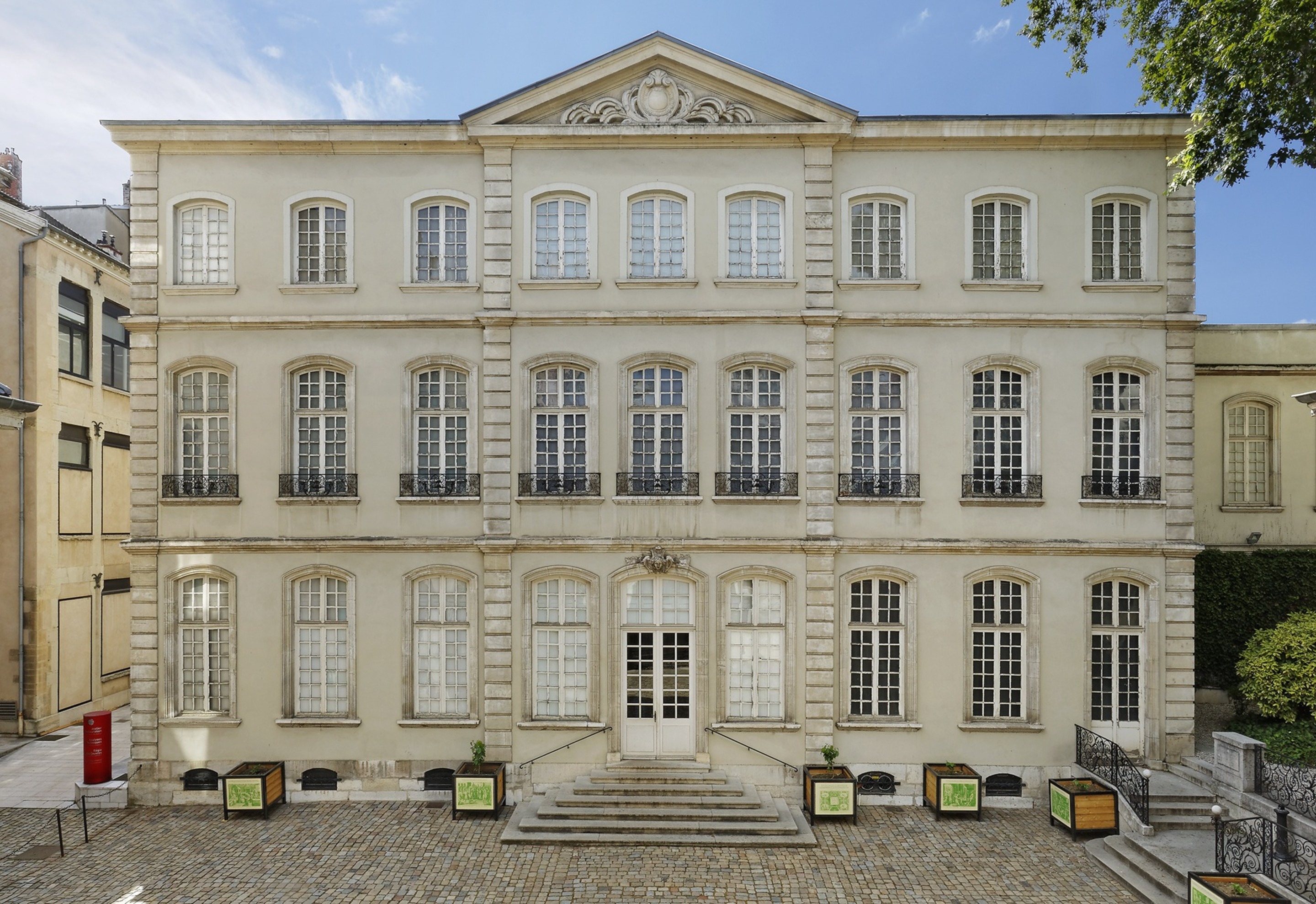 musee-tissus-lyon-abandon-region