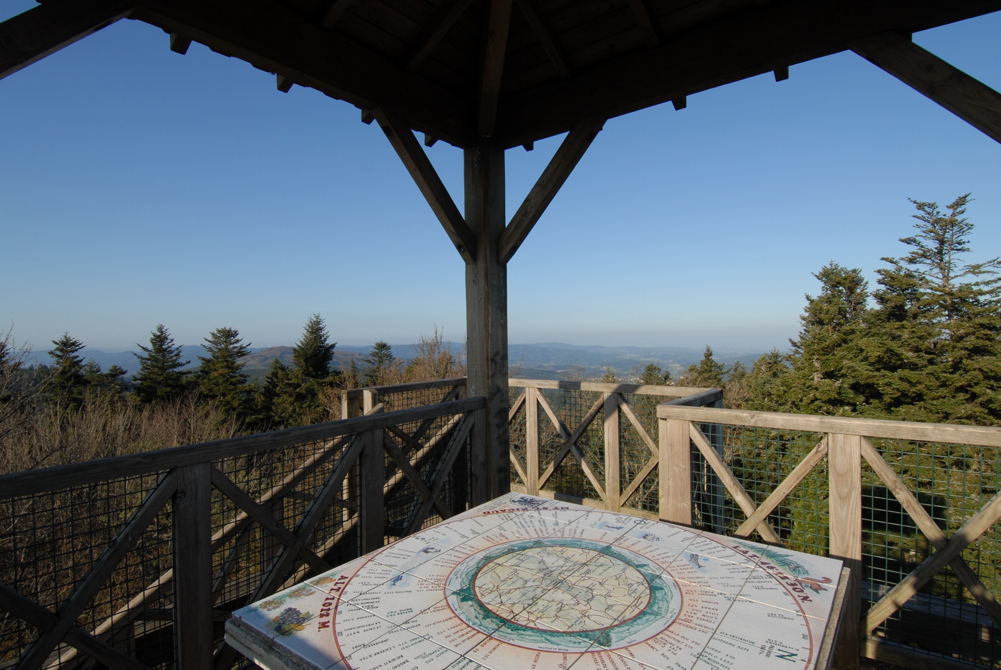 mont-saint-rigaud-1000-metres-altitude-plus-haut-sommet-rhone-1h-lyon