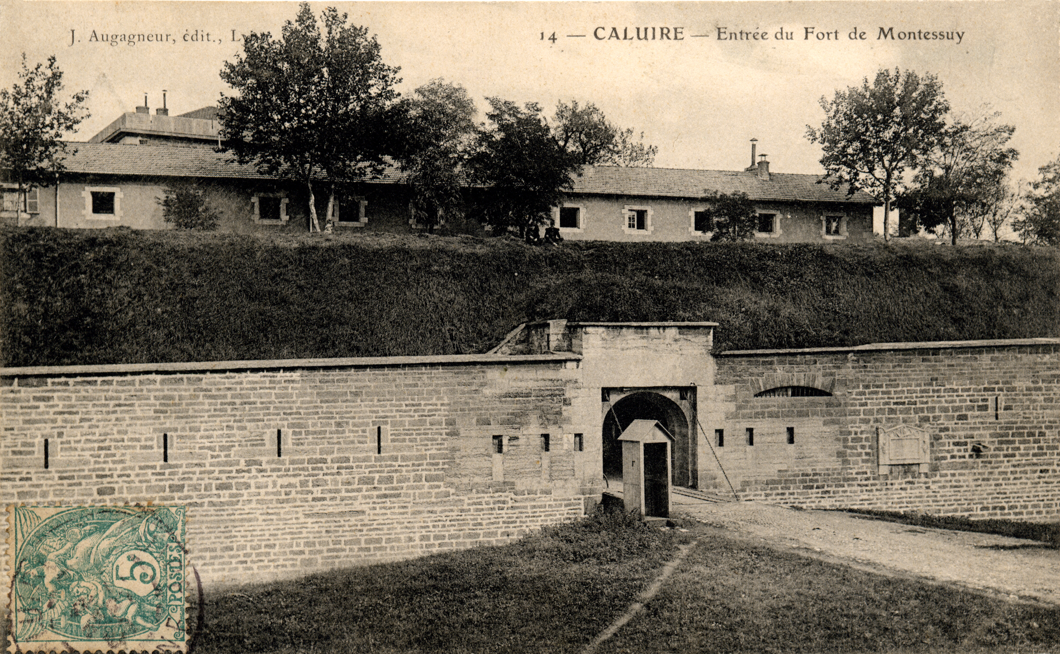 fort-montessuy-lyon-guinguette-verdoyante-rooftop