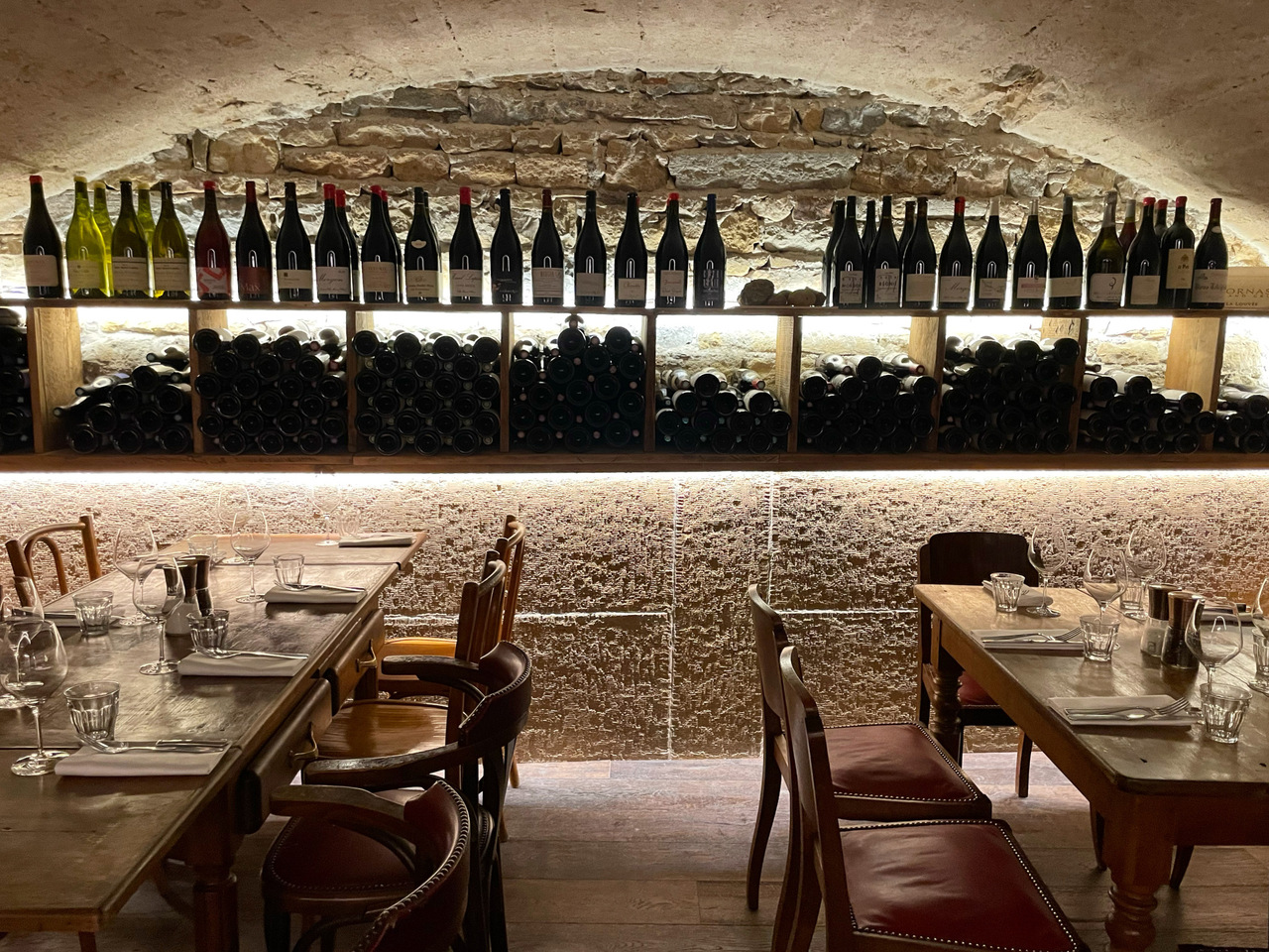 nosch-lyon-bar-vin