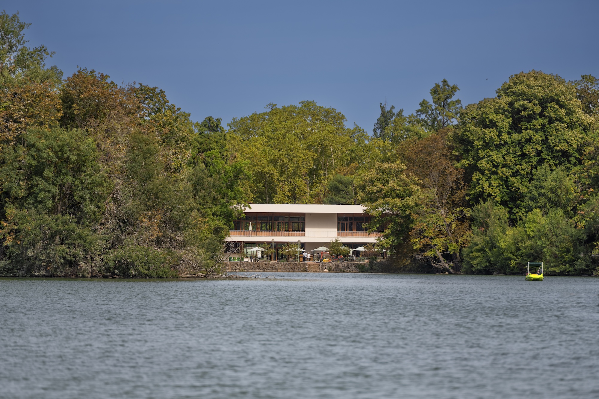 photos-apres-10-ans-fermeture-chalet-parc-rouvre-enfin-coeur-tete-d
