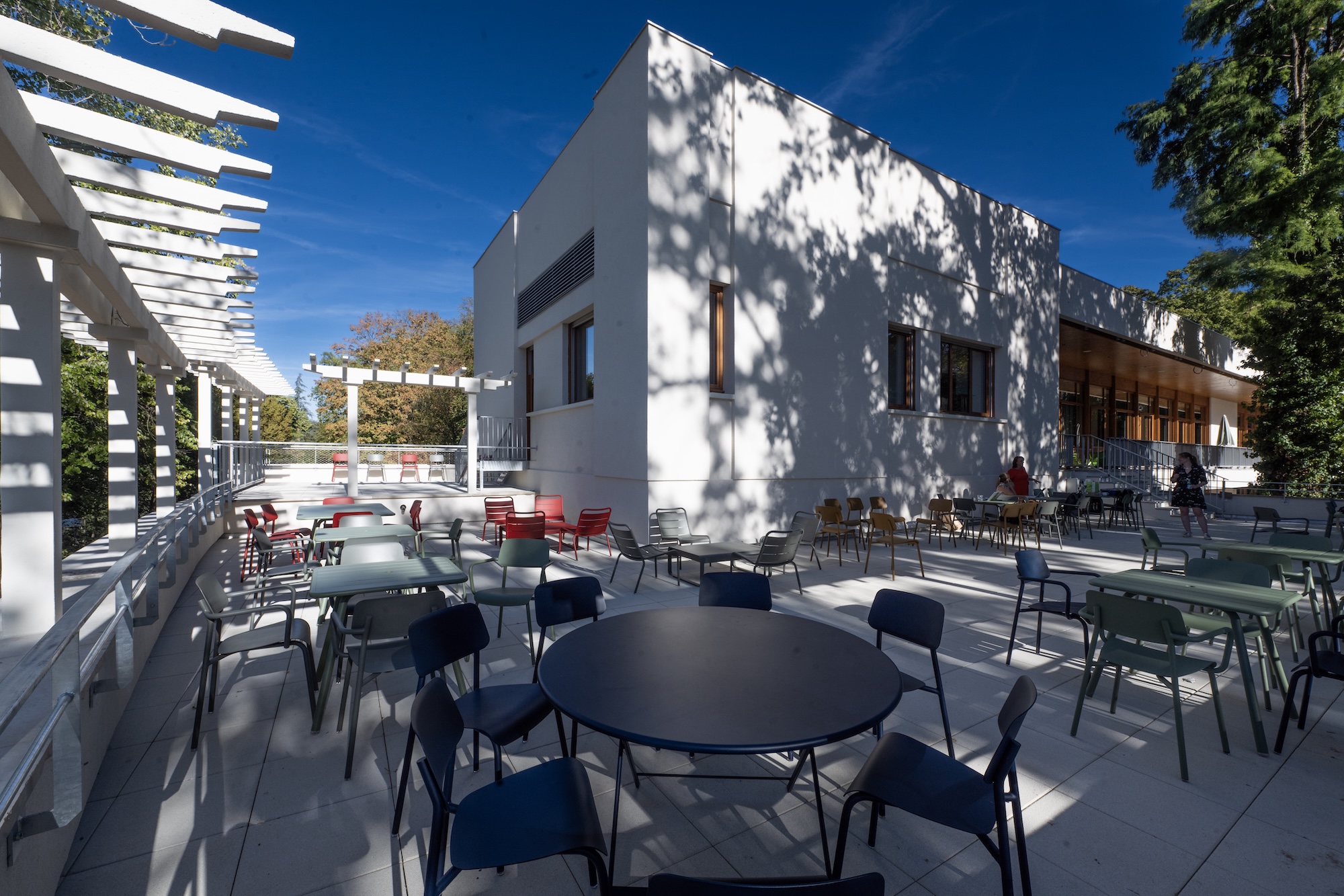 photos-apres-10-ans-fermeture-chalet-parc-rouvre-enfin-coeur-tete-d