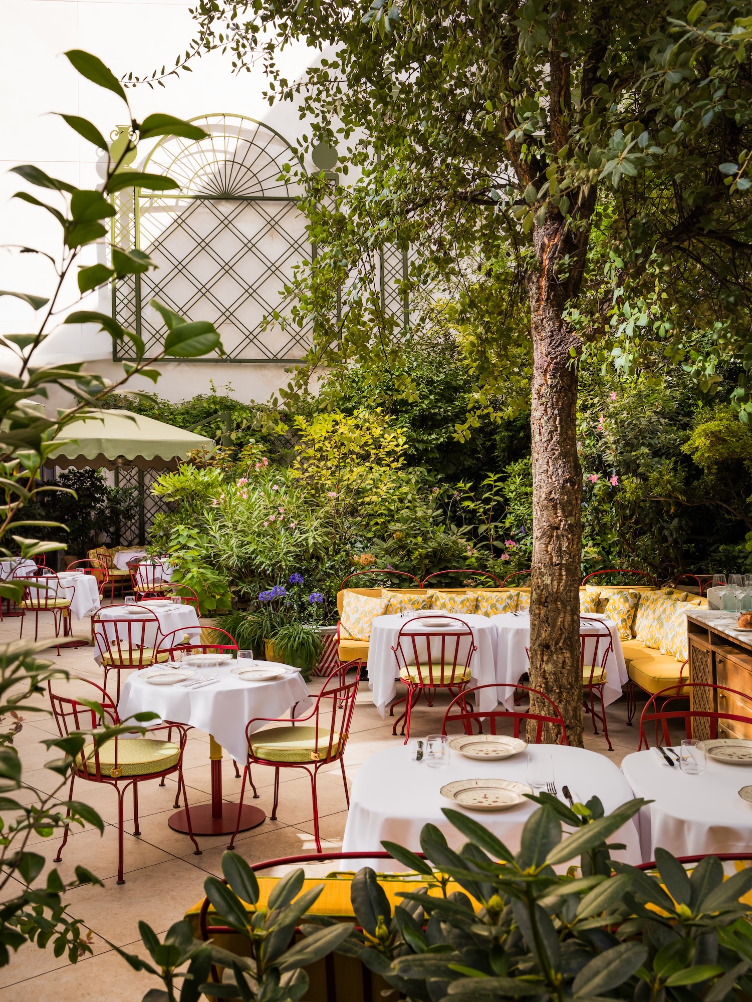 hotel-la-fantaisie-paris-restaurant-terrasse