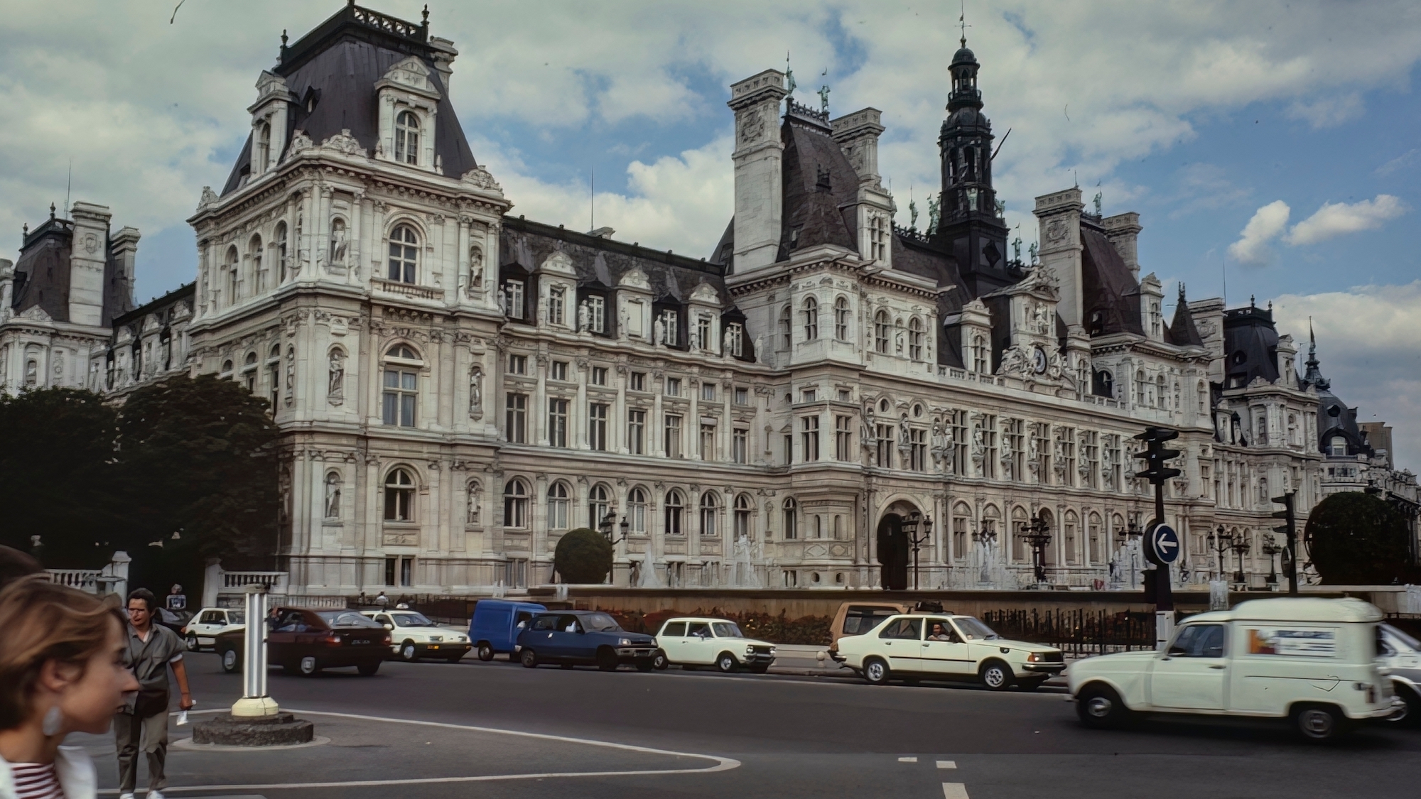 Paris dans les années 70 : à quoi ressemblait vraiment la capitale ? shutterstock-2249659935