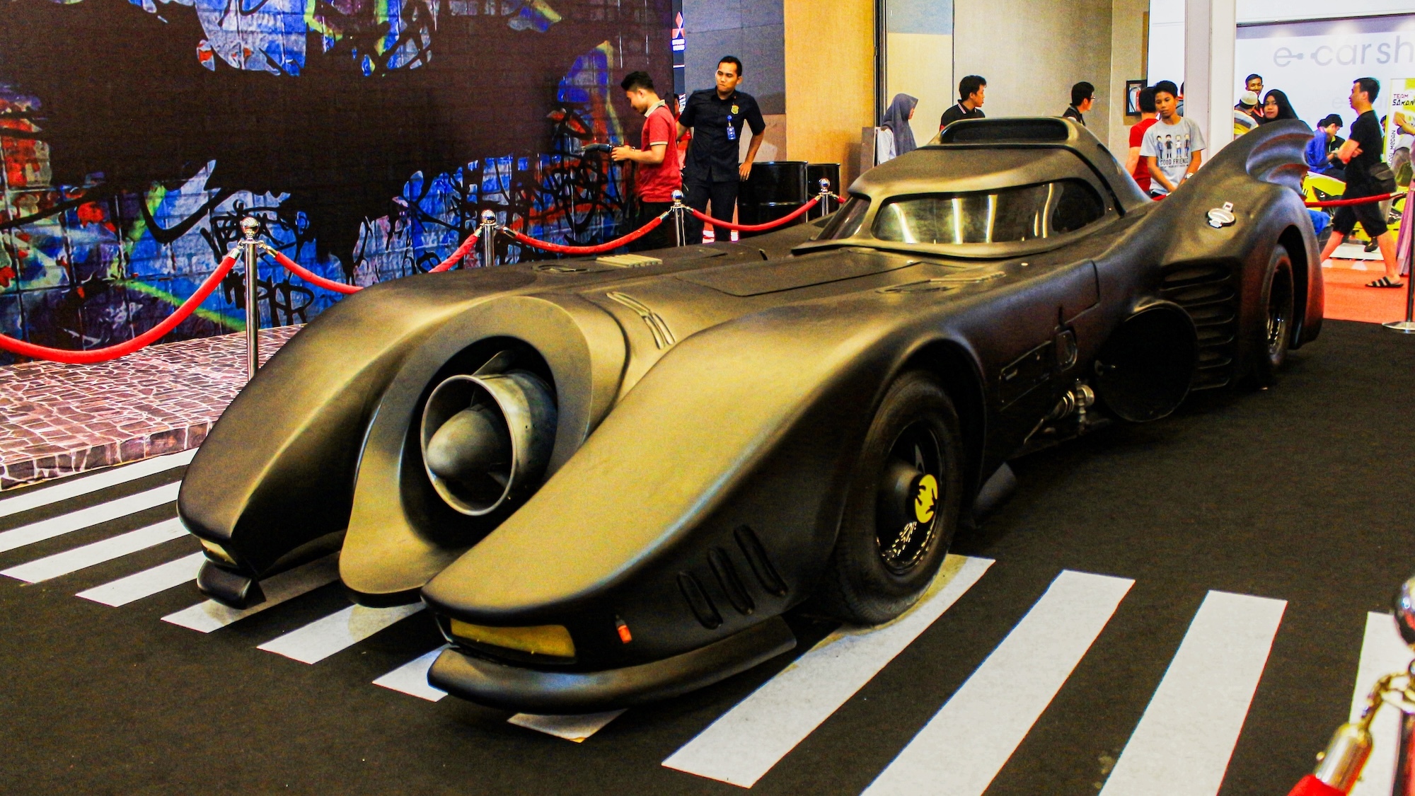 batmobile-batman-1989-exposee-lyon