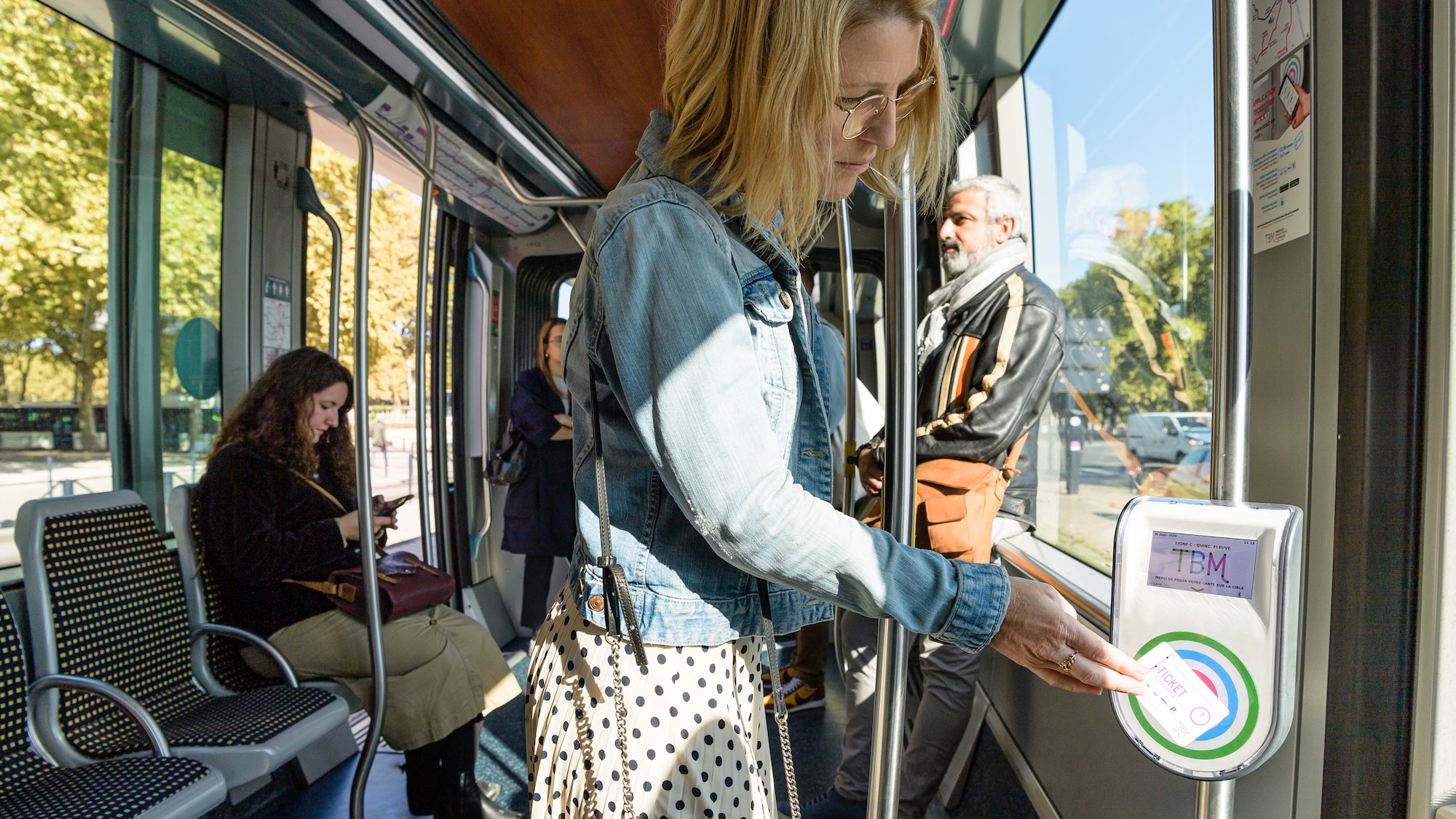 Valider son ticket de tram ou de bus à Bordeaux peut désormais rapporter 500€ ! tbm-ticket-bordeaux