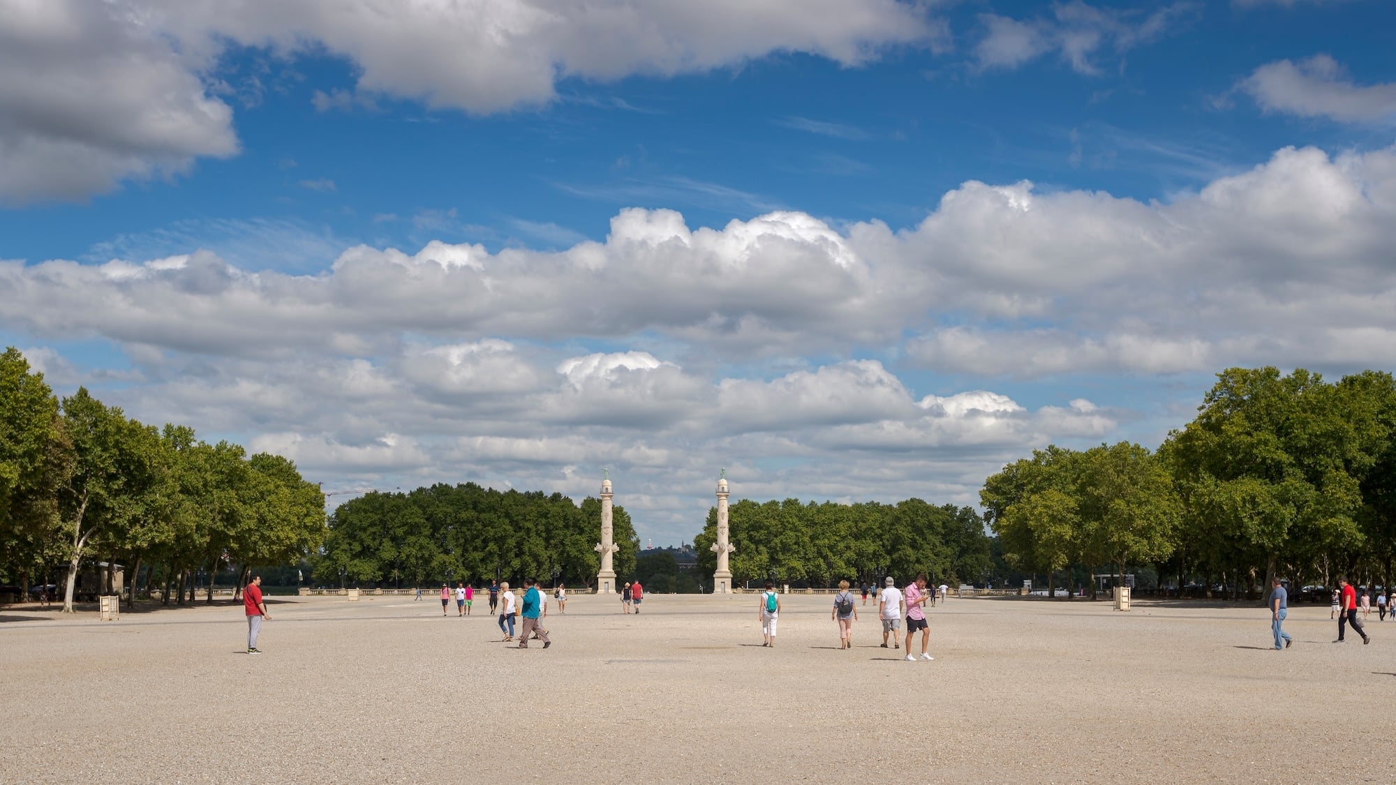 place-quinconces-bordeaux