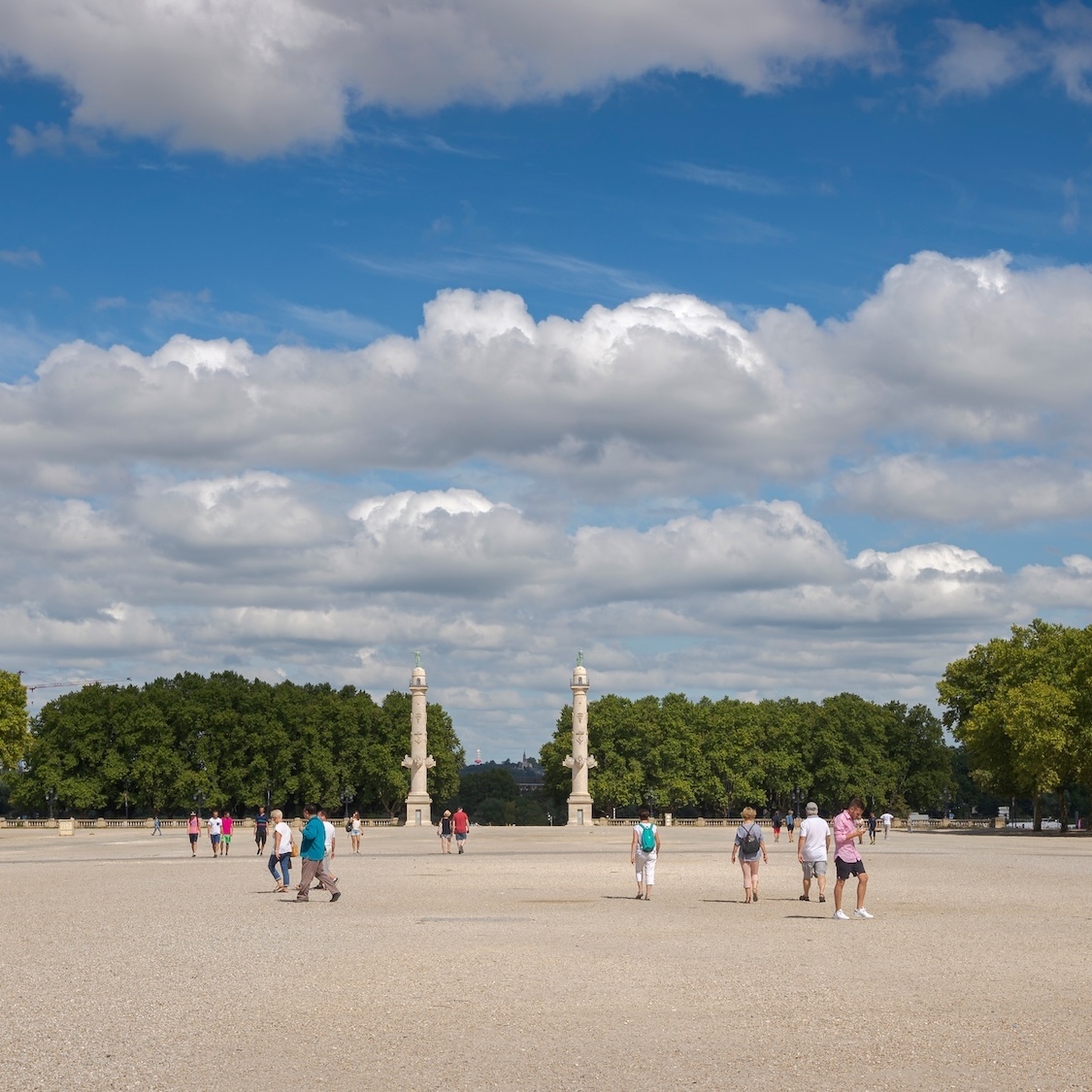place-quinconces-bordeaux