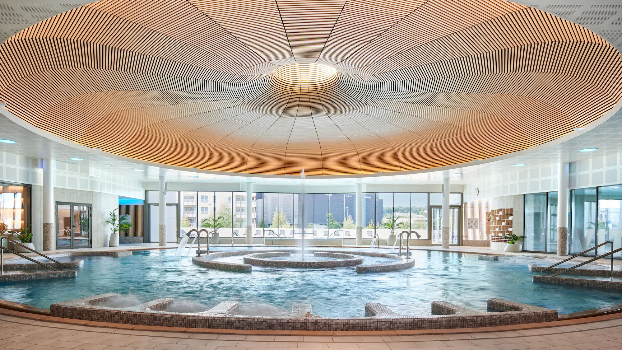 A huge 5,000 m² aquatic wellness center has just opened near Strasbourg! caliceo-strasbourg-bien-etre