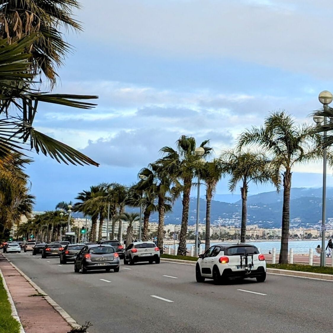 voiture-stationnement-nice
