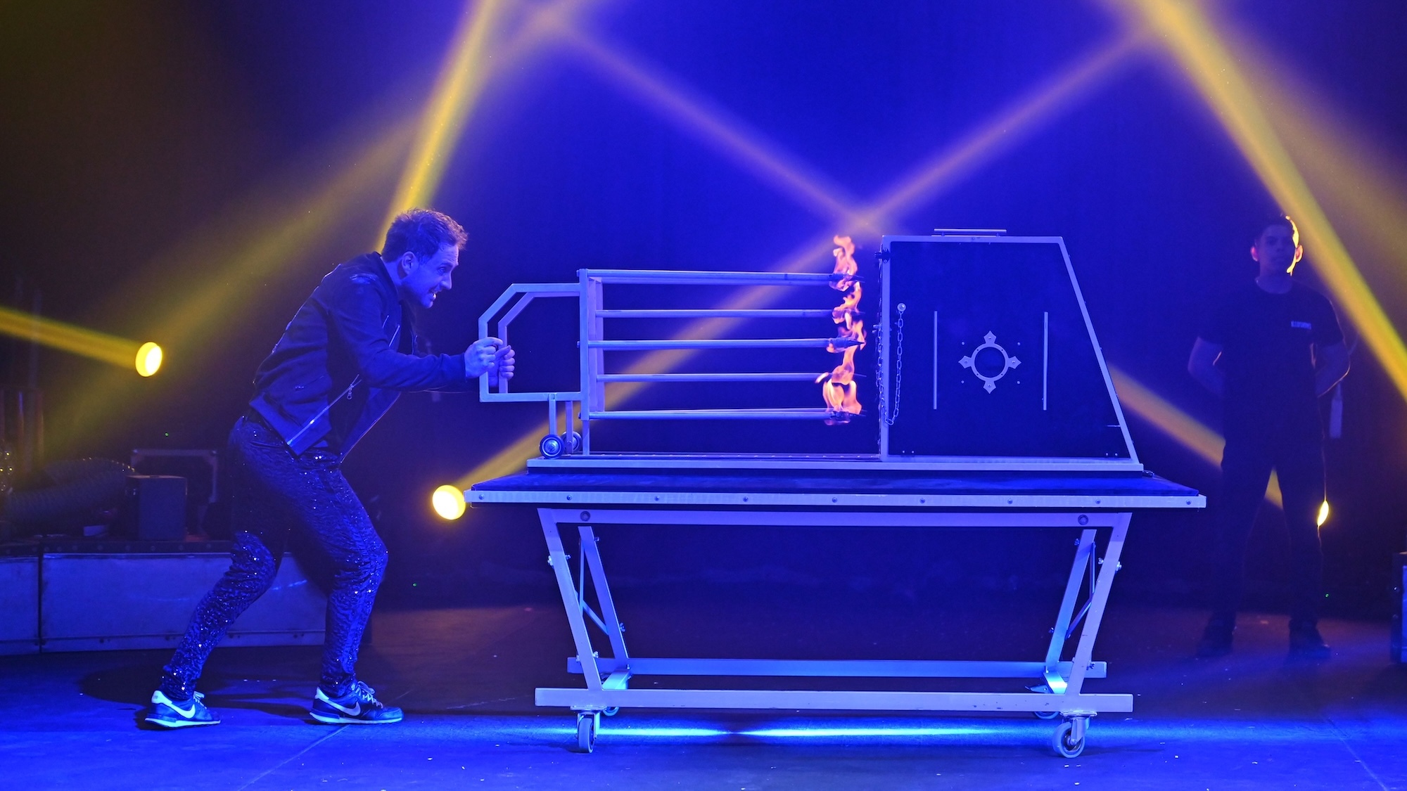 illusions-tour-lyon-plus-grand-spectacle-itinerant