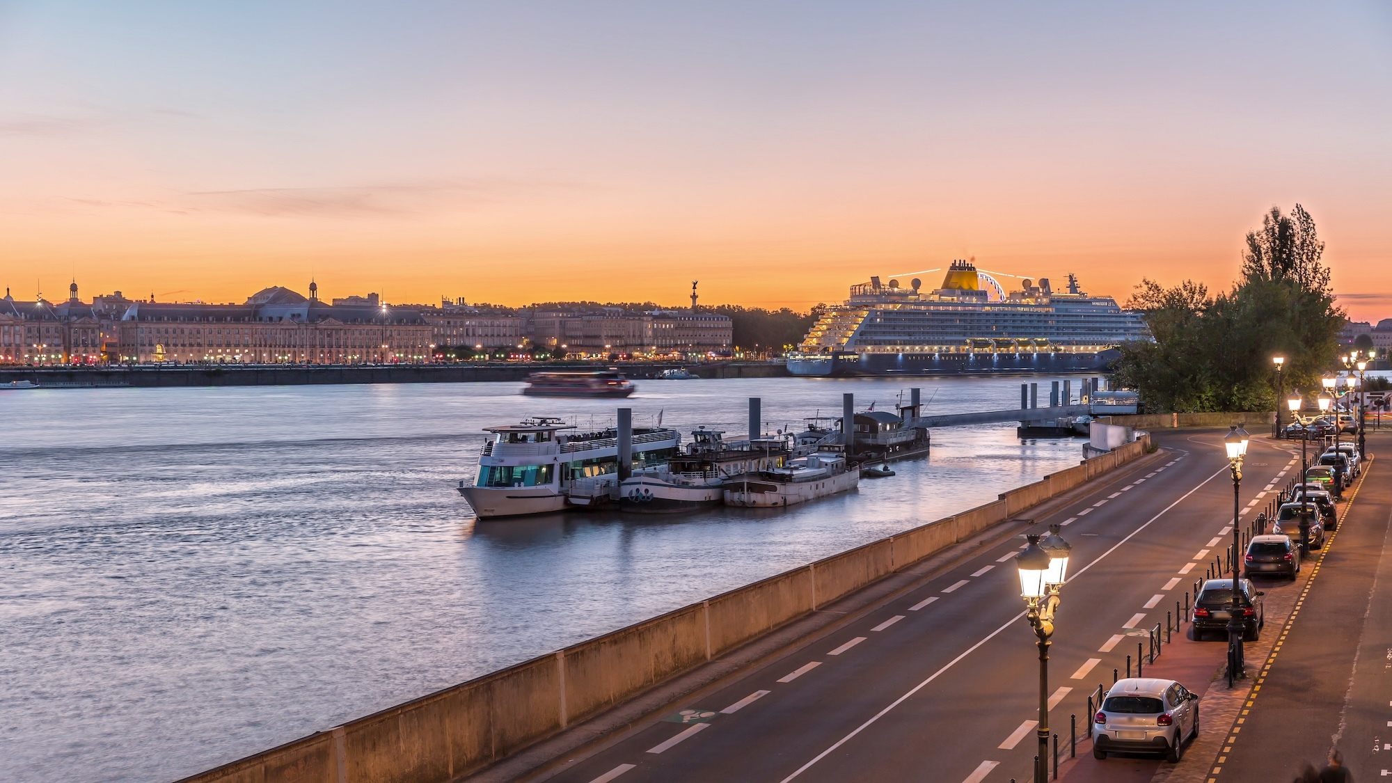 Bordeaux détrône Paris et devient officiellement la ville la plus infidèle de France bordeaux-rive-droite