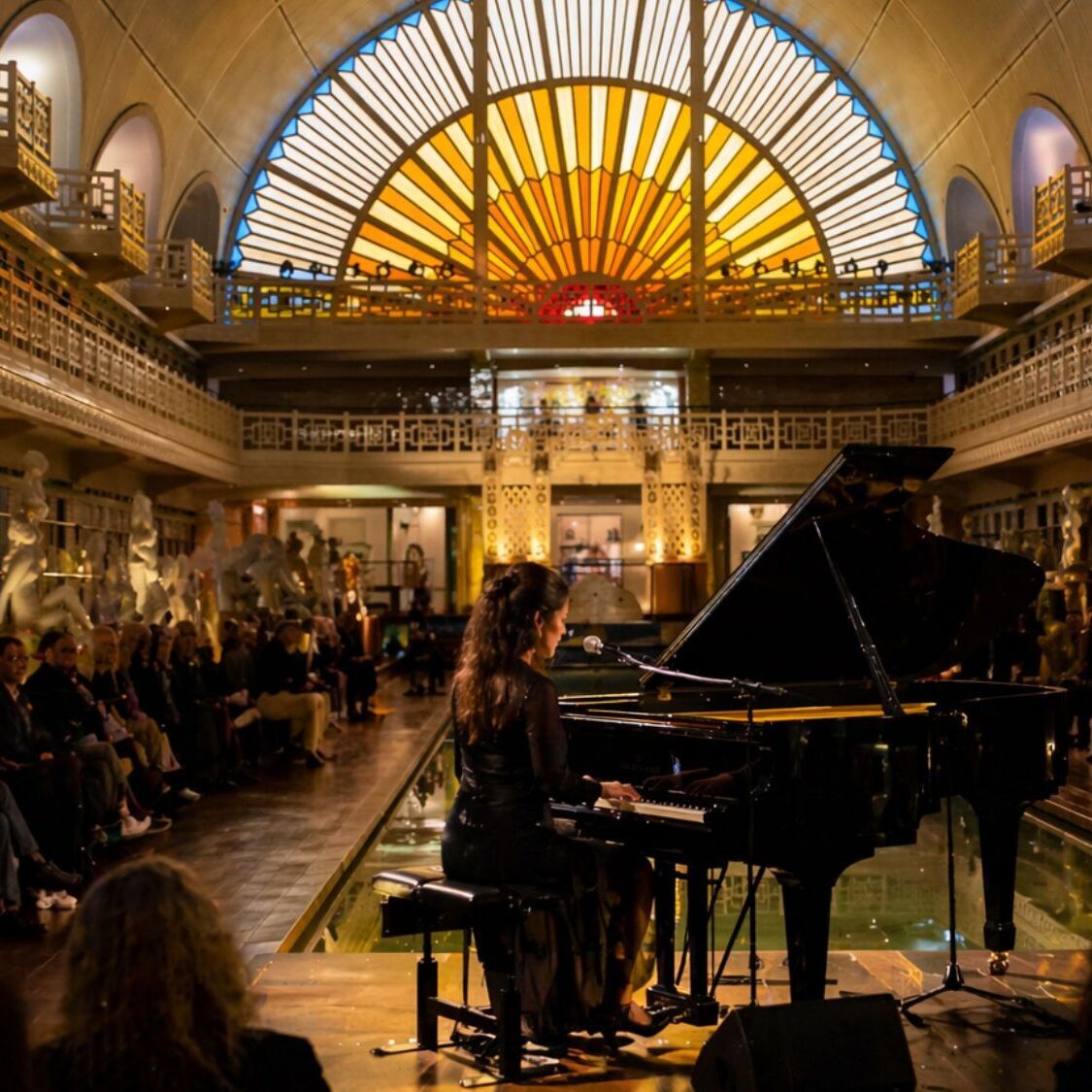 vitraux-piano-piscine