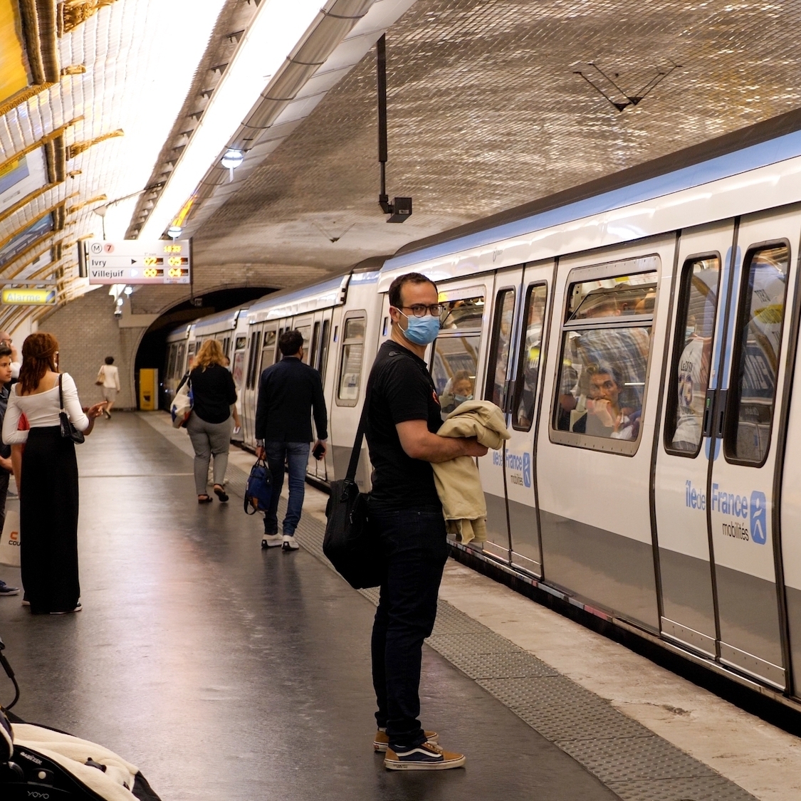 shutterstock-2167115645