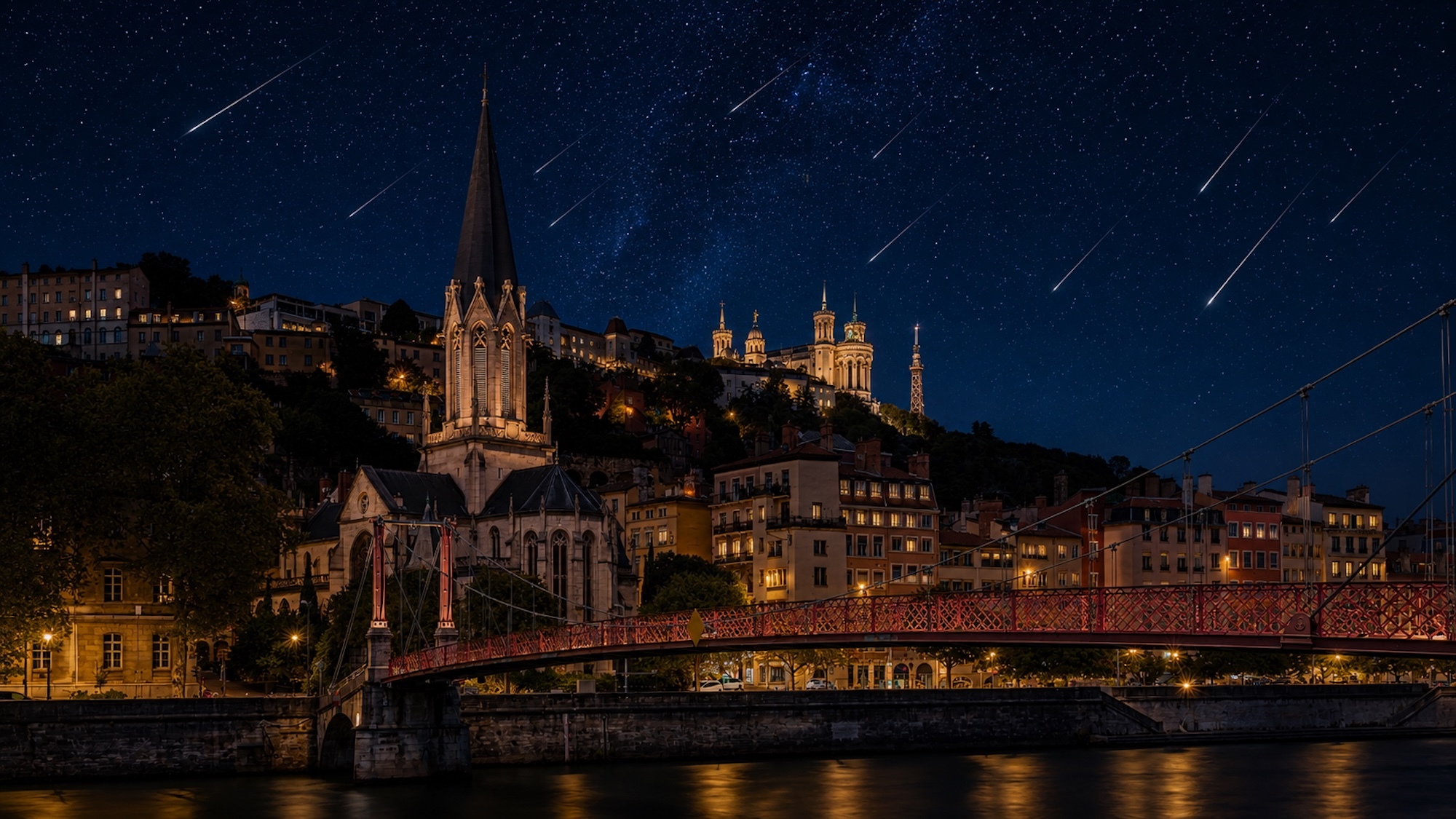 incroyable-pluie-etoiles-filantes-ciel-lyon-aout