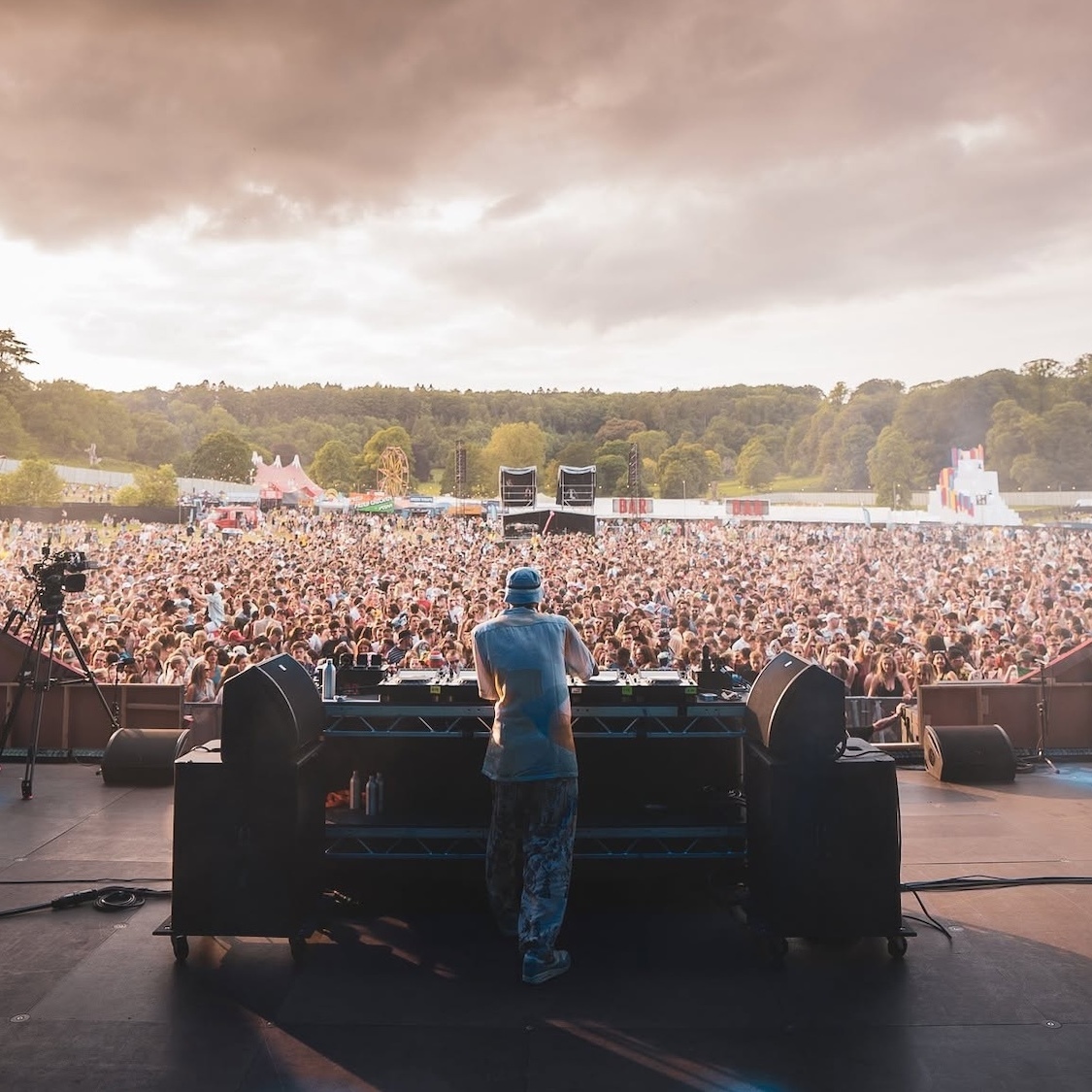 une-e-norme-open-air-avec-la-cre-me-des-dj-va-fair