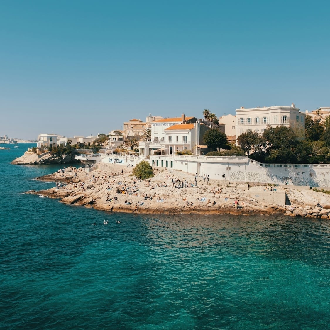 Marseille est-elle devenue le 21e arrondissement de Paris ? najib-chari-unsplash
