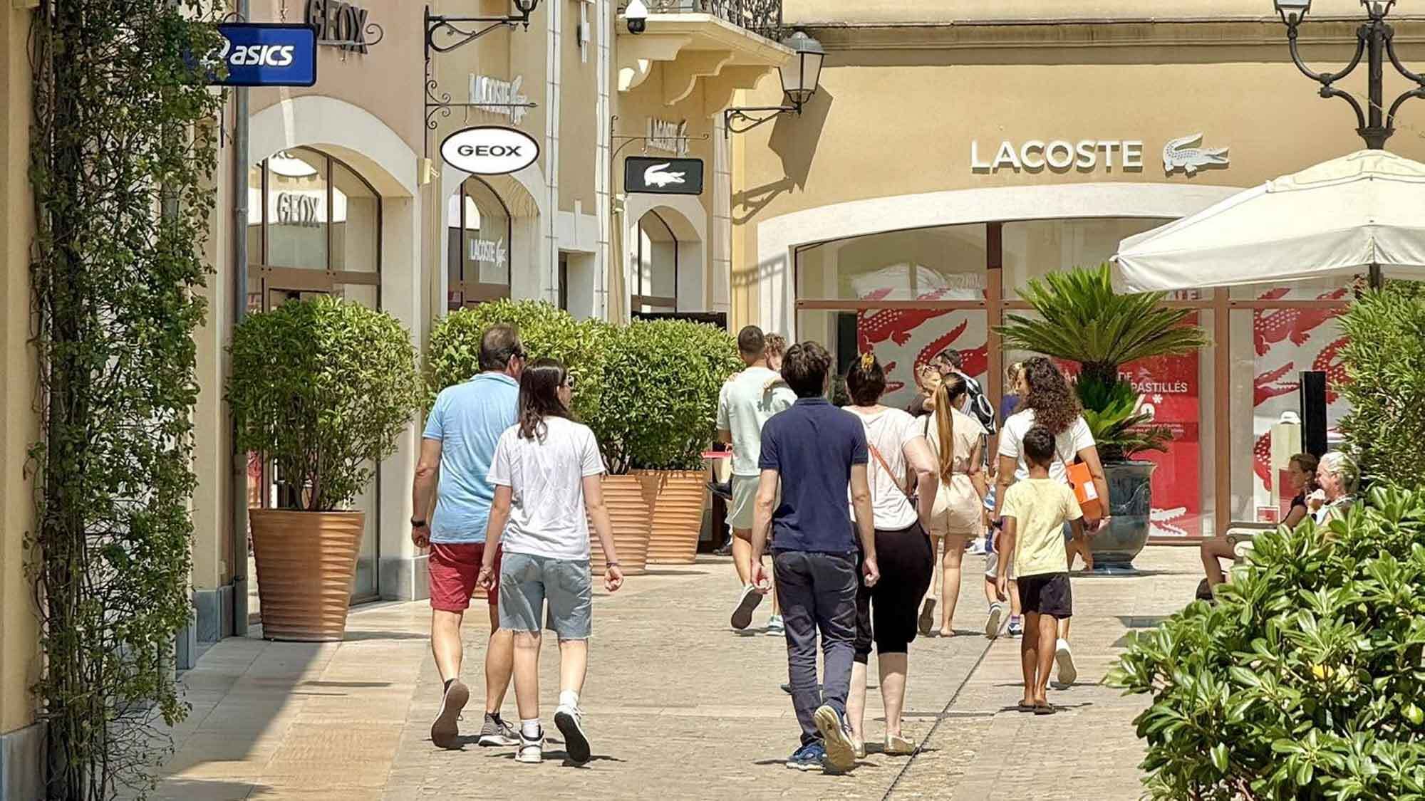 village-outlet-marseille