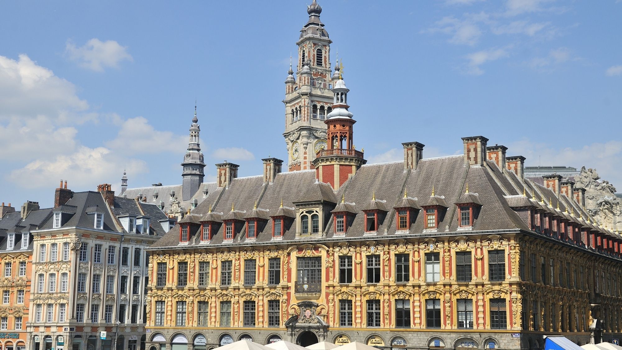 lille-beffroi-vieille-bourse-ciel