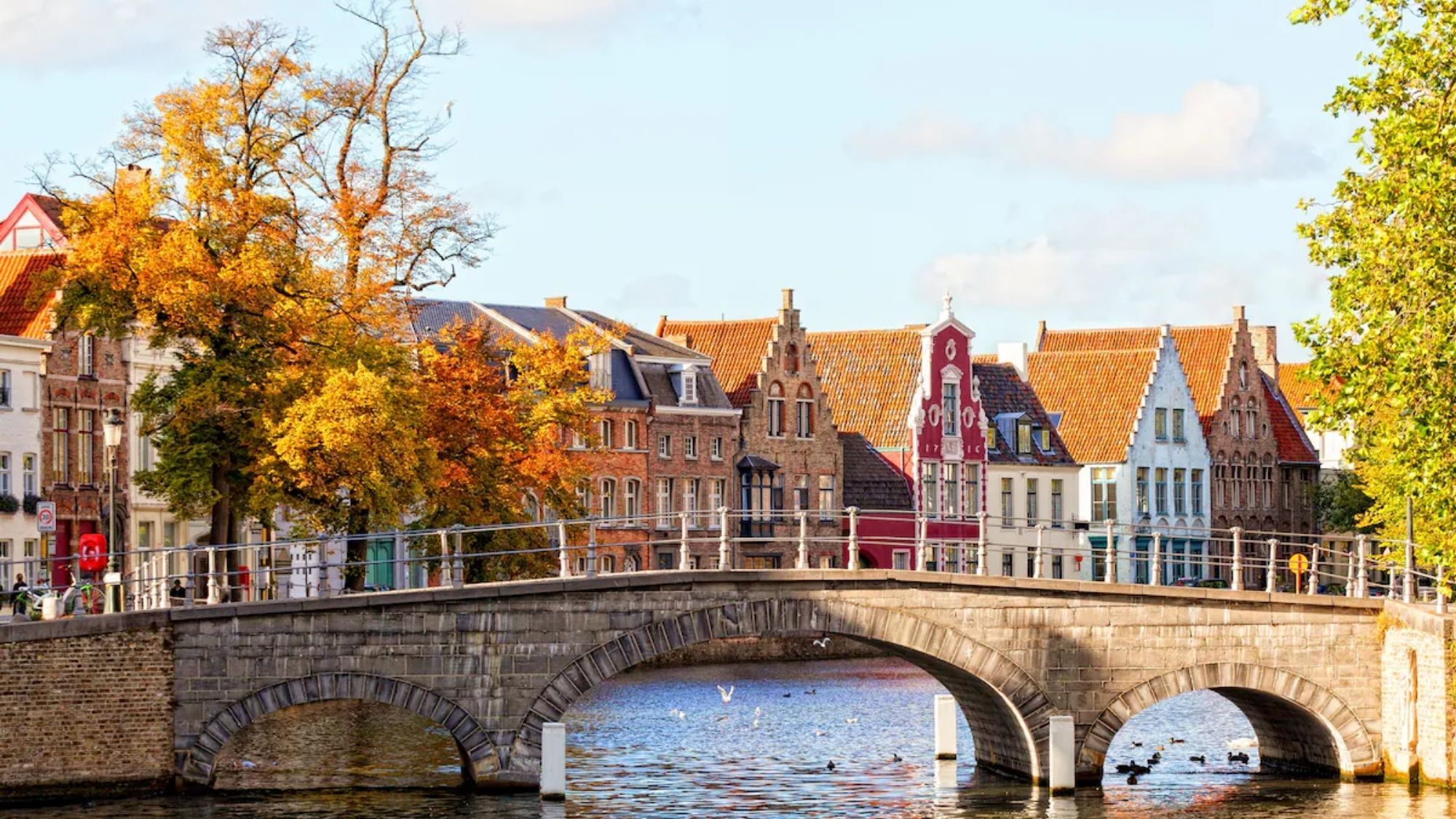 maisons-flamandes-canal-pont