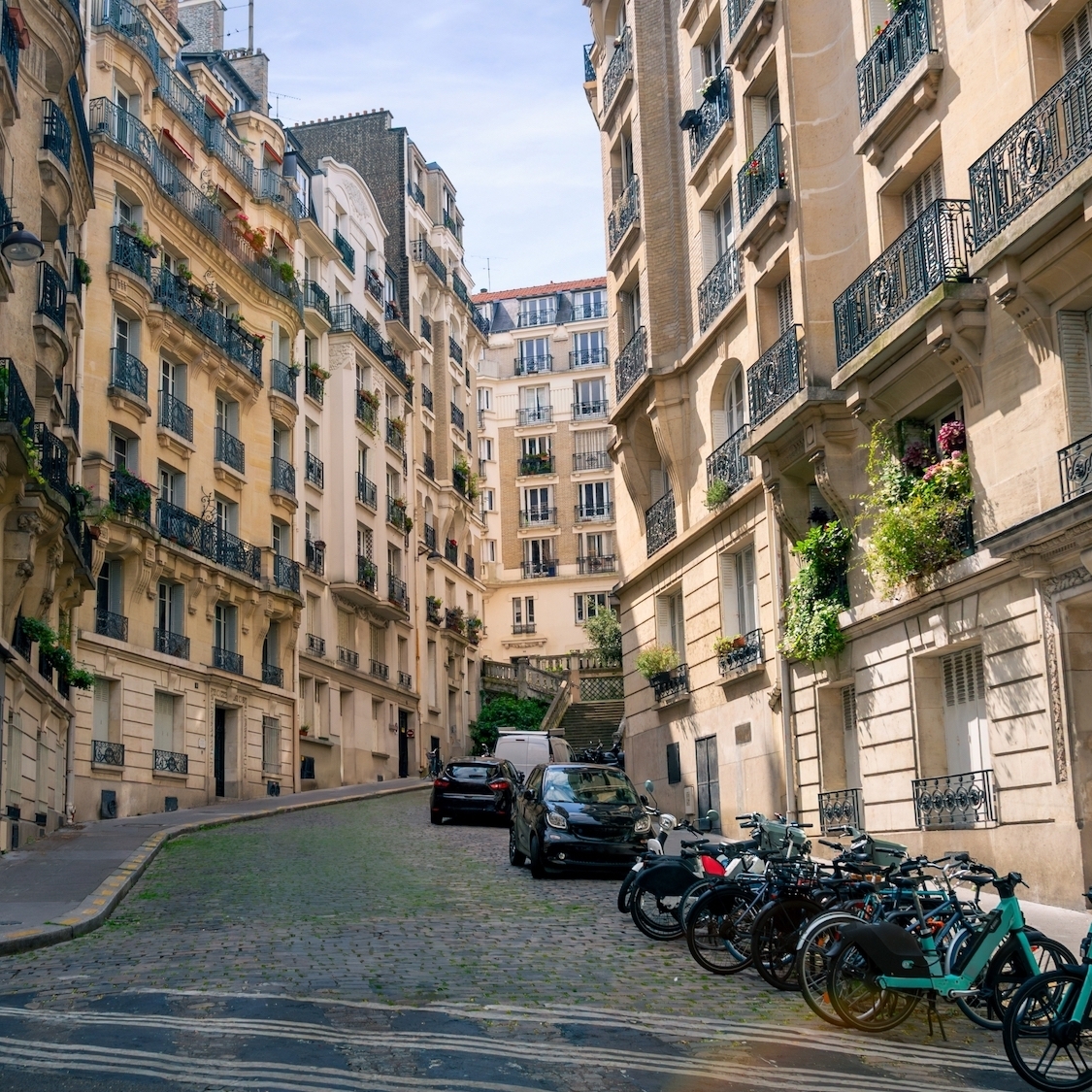 Nos conseils pour trouver un appart’ à Paris en tant qu’étudiant shutterstock-2769337287