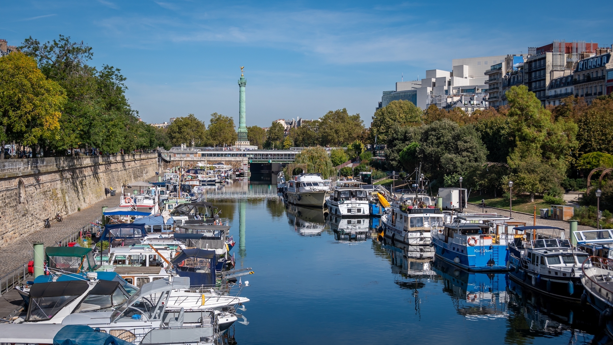 Ce bassin parisien bientôt transformé en zone de baignade ? shutterstock-2373915265