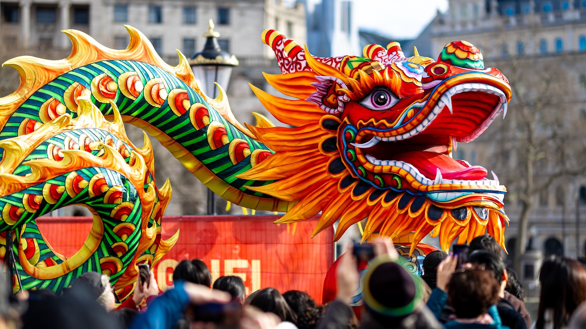 fete-parade-geante-lyon-nouvel-an-chinois