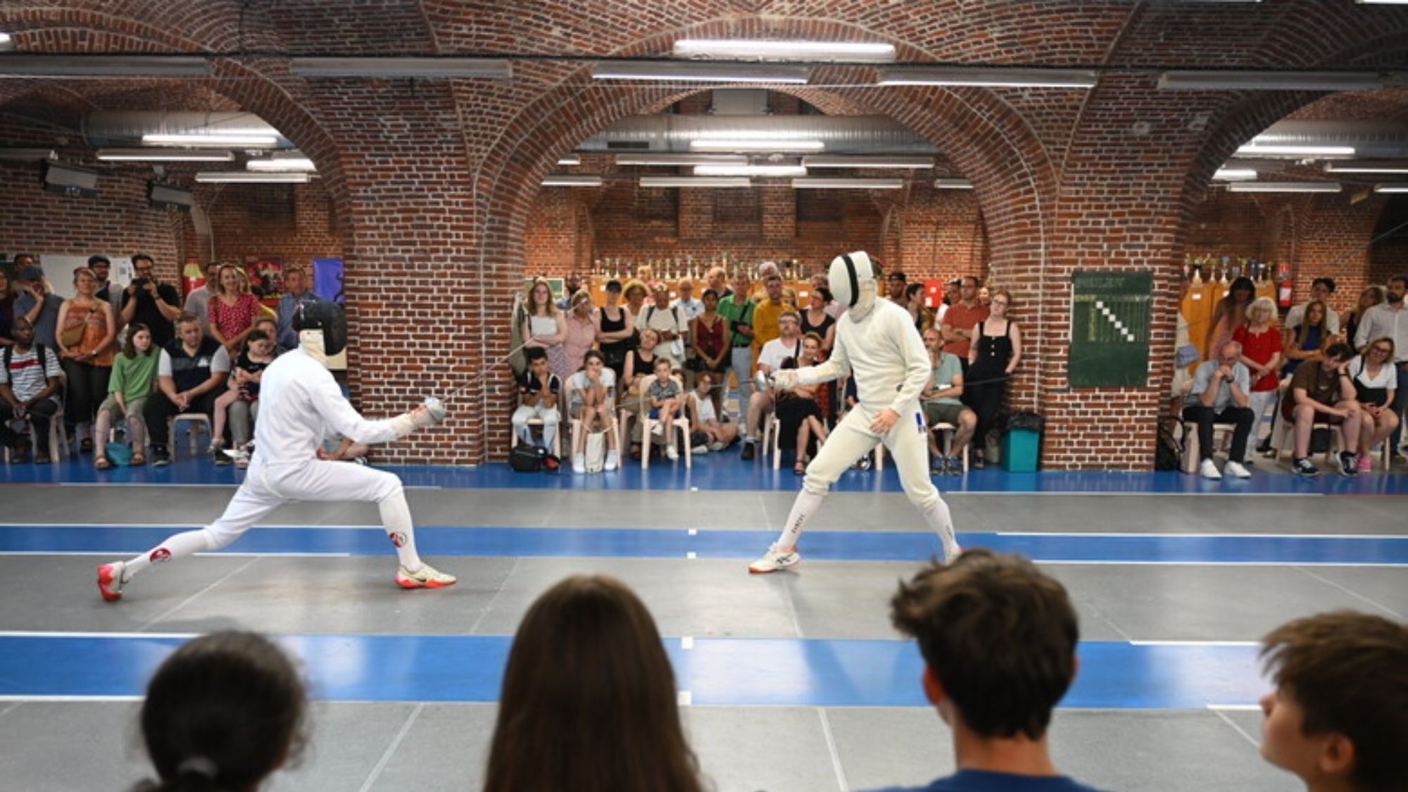 escrime-voutes-public-briques