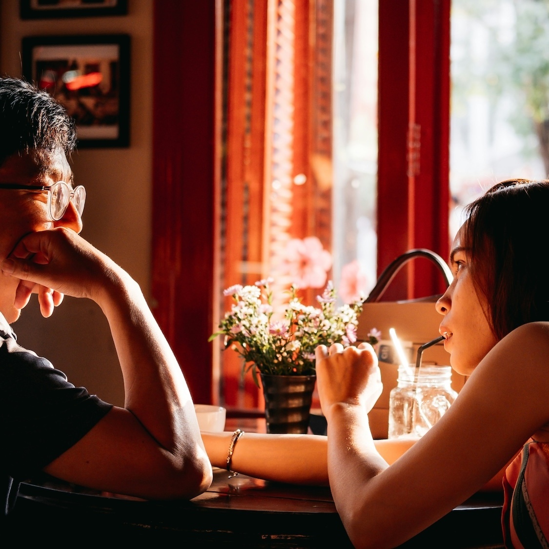 Cette carte interactive (gratuite) recense les meilleurs spots de date de Paris matt-w-newman-unsplash