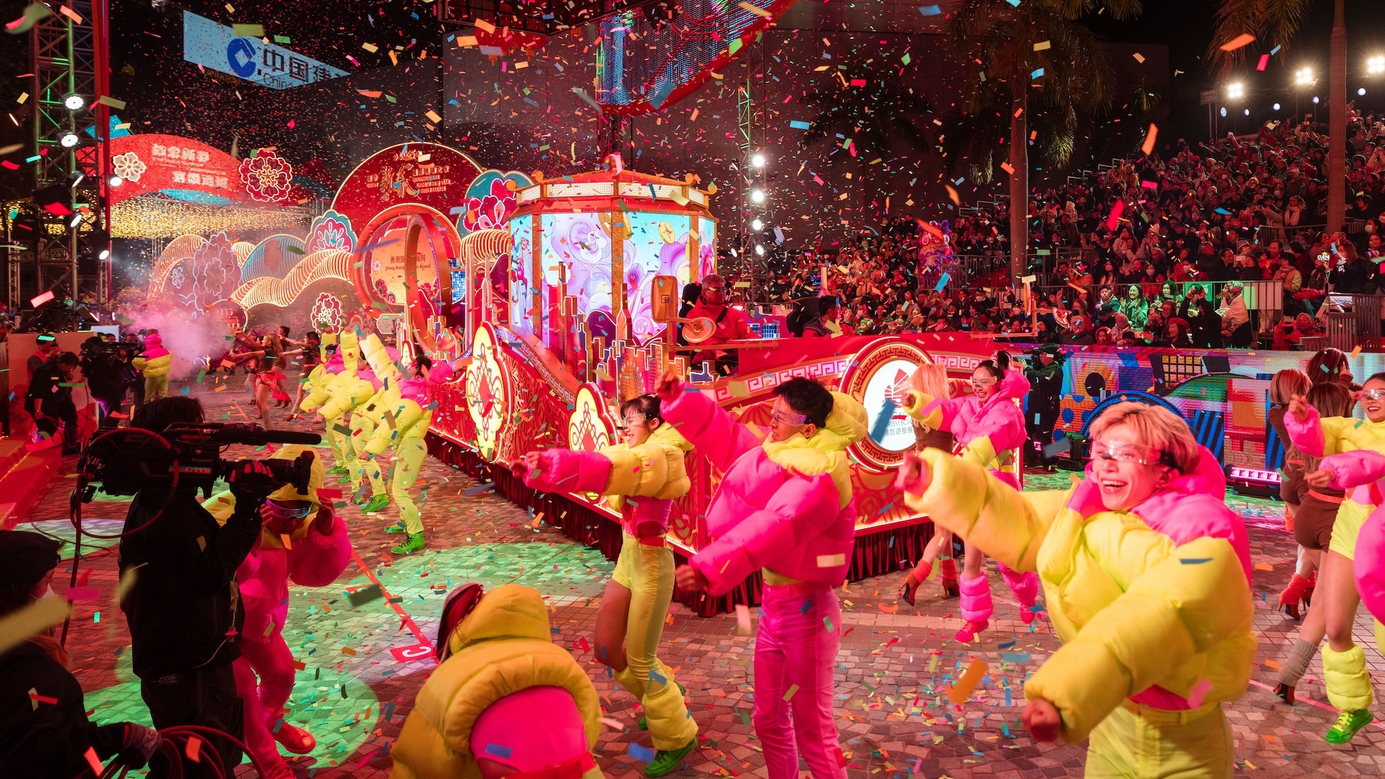 01-cathay-international-chinese-new-year-night-par