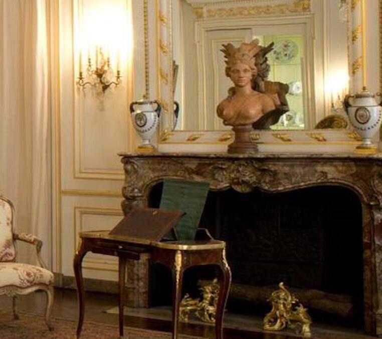 Une exposition immersive vous plonge 24h dans un hôtel particulier du 18e siècle salon-de-de-compagnie-de-l-ho-tel-de-lalande-madd-