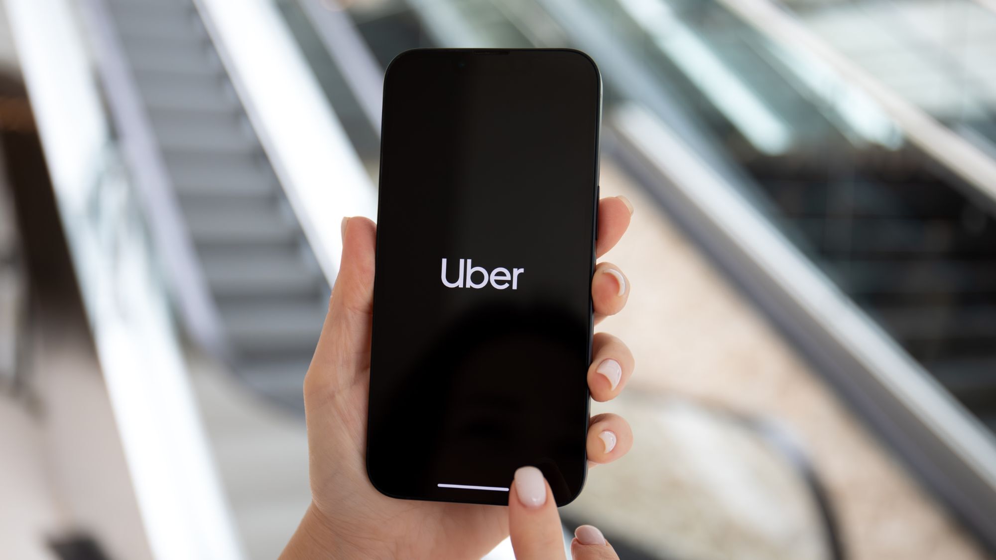 telephone-uber-mains