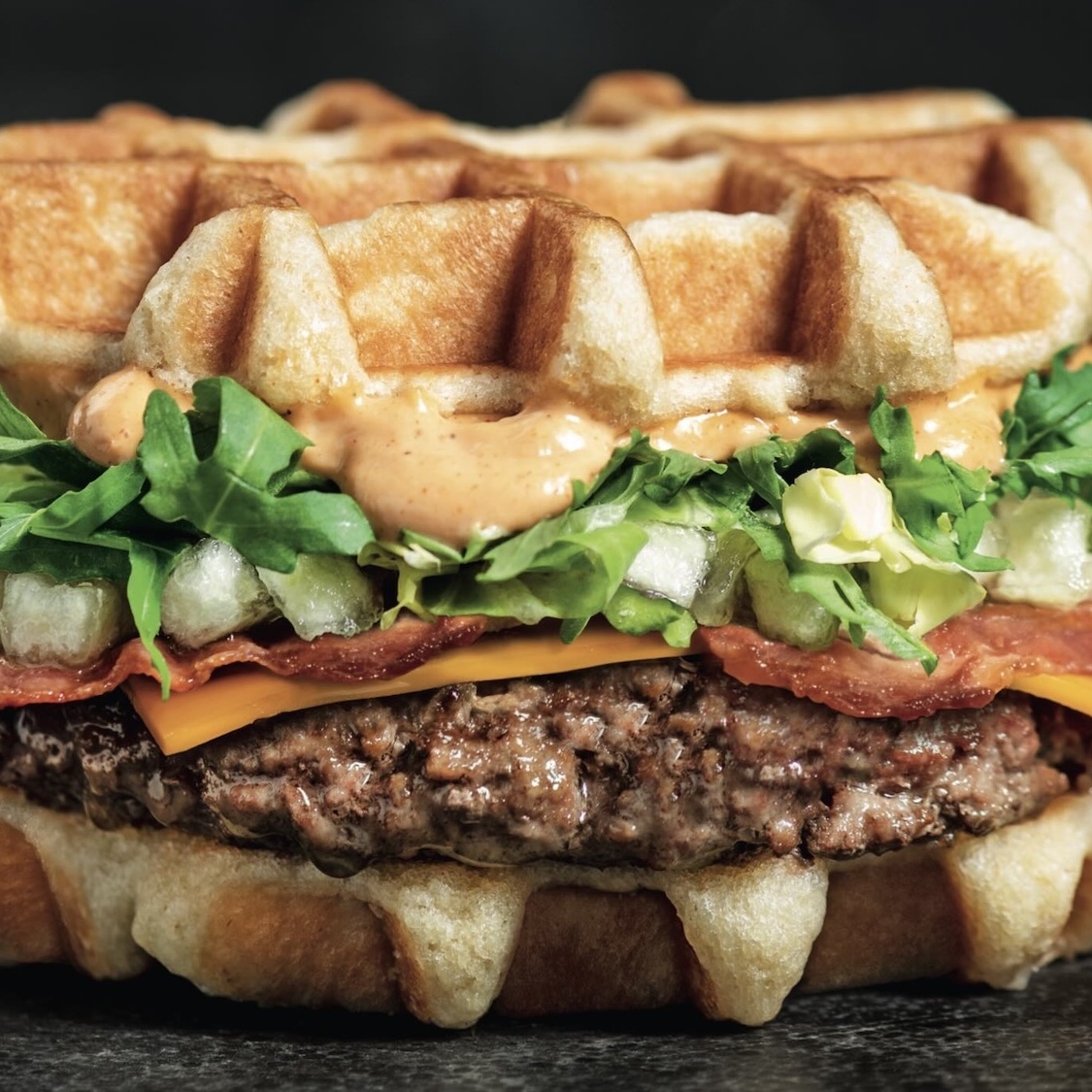 cette-ce-le-bre-chaine-de-burgers-va-de-barquer-po