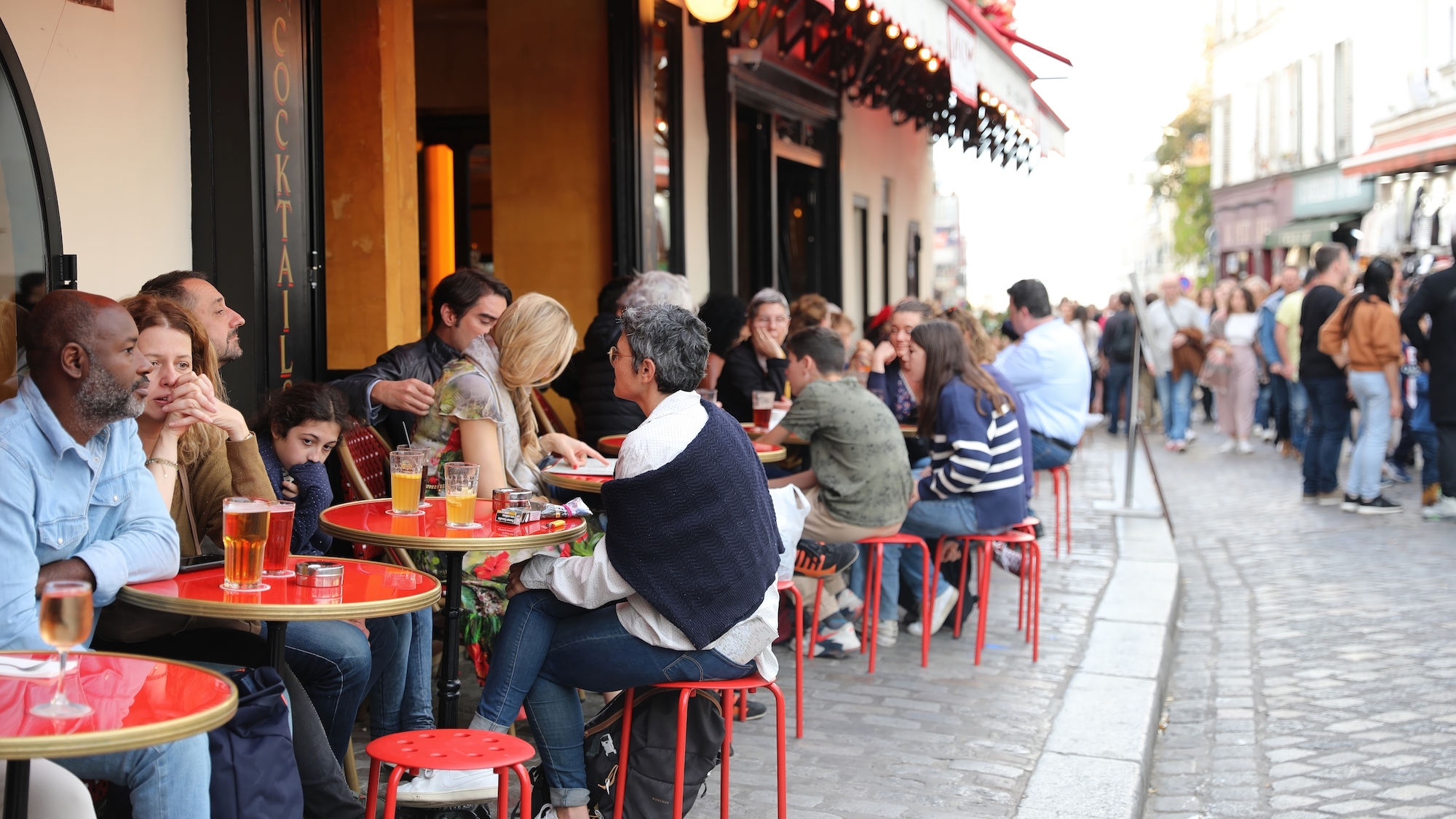 The best bars for an afterwork in Paris shutterstock-2287381643