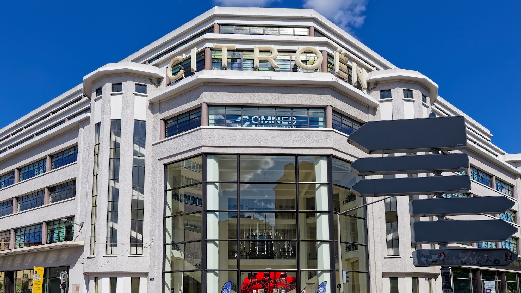 lidl-garage-classe-monuments-historiques-lyon