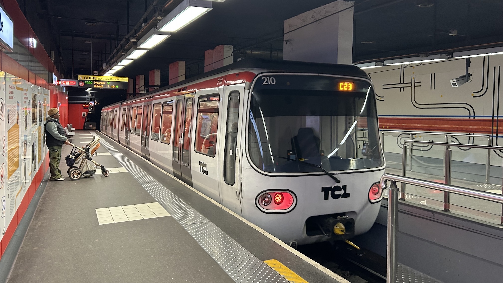tcl-lyon-plan-renovation-xxl-metro