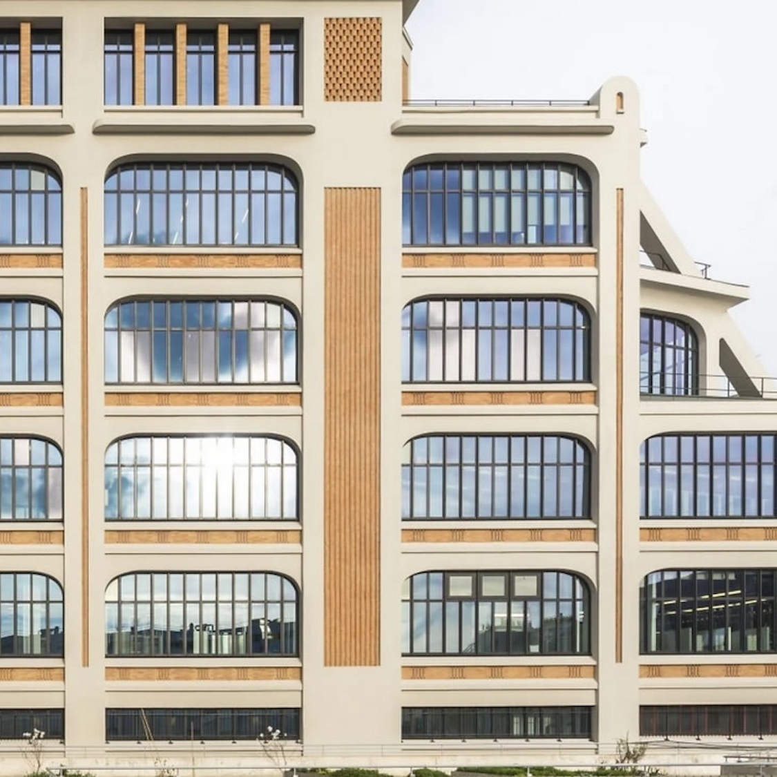 Un immense lieu de musique, fête et de food sur 3000 m² ouvre dans le 20e print-lieu-ephemere-menilmontant-paris